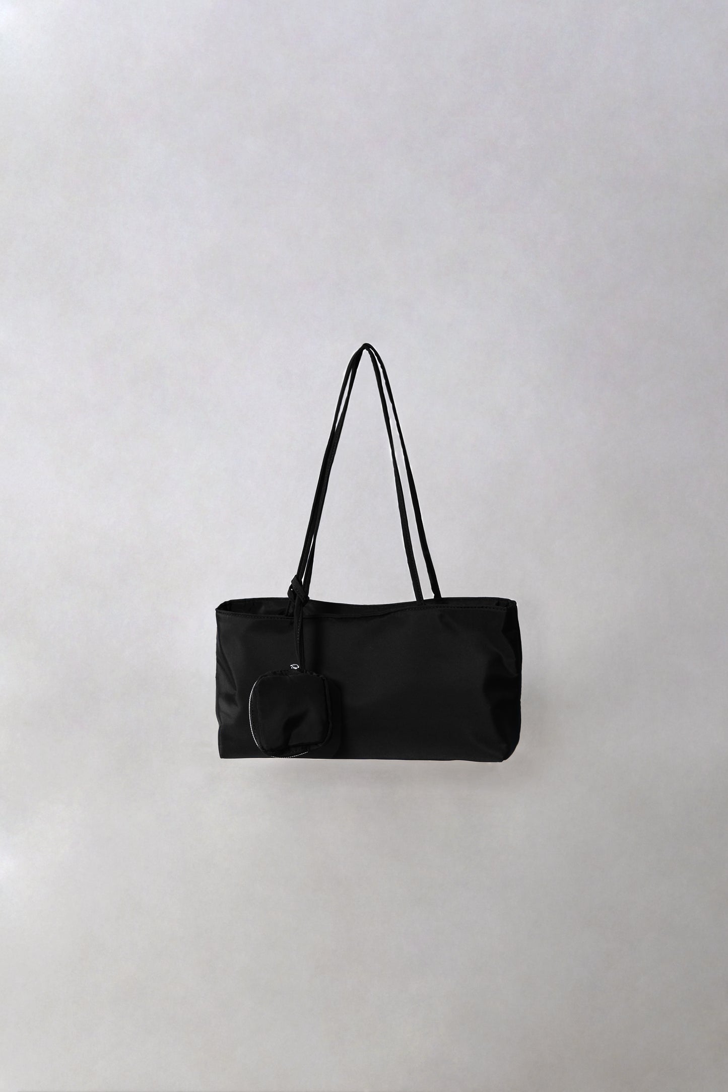 Classic Avenue Tote - Classic Black (With Charm)
