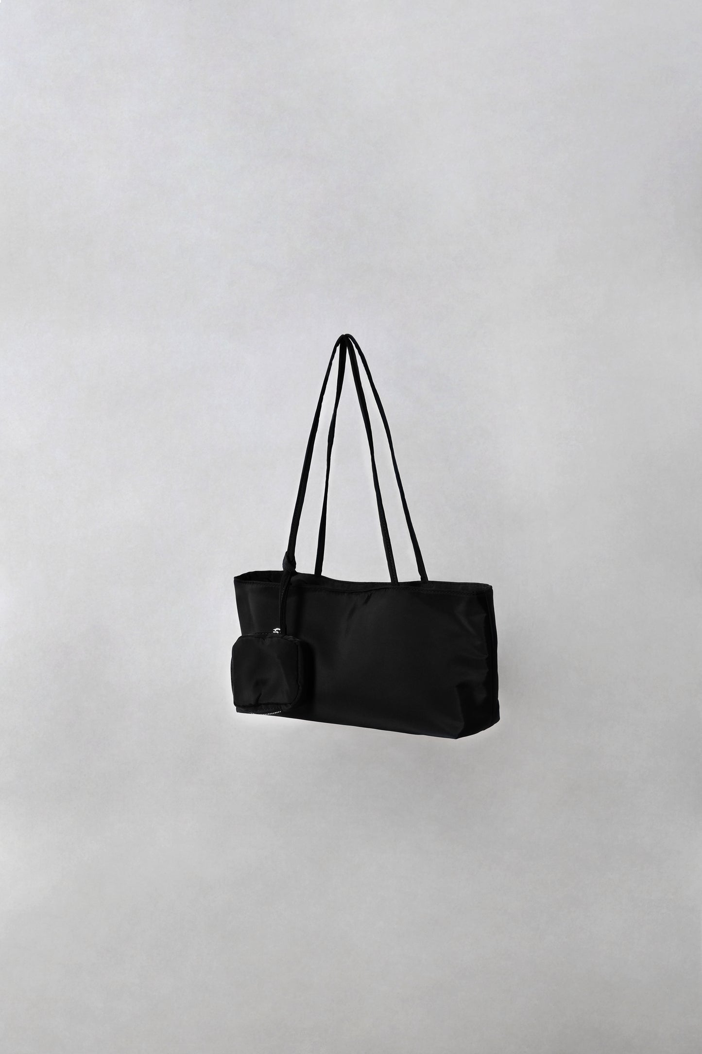 Classic Avenue Tote - Classic Black (With Charm)