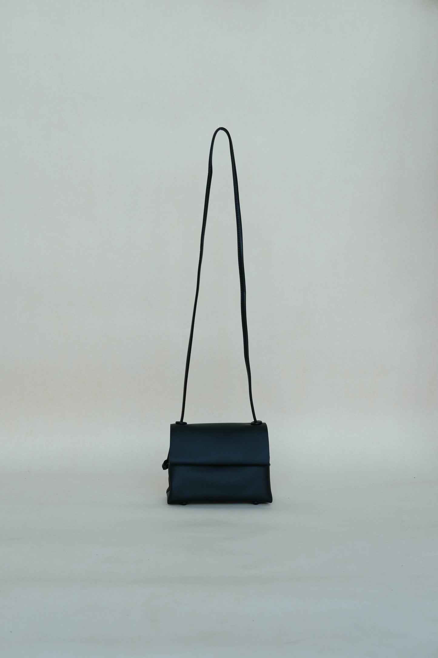 French one-shoulder cross-body vintage small square bag in classic black