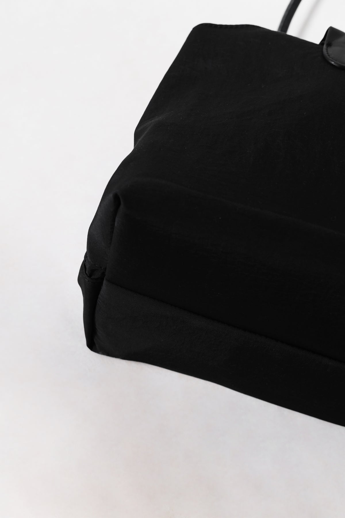 Classic Flow Vegan Leather Tote - Black + Polkadots (With Charm)