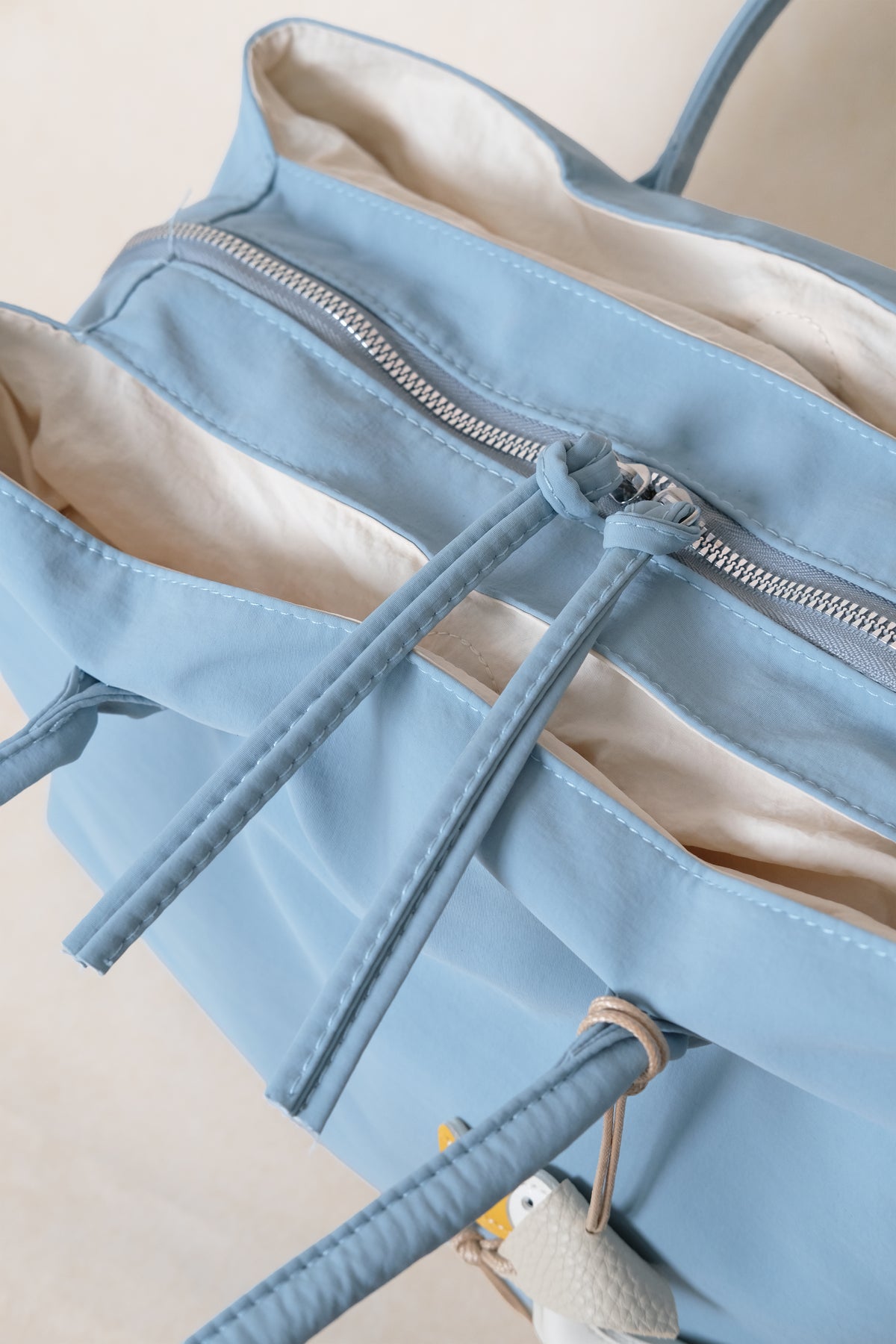 Classic Flow Tote - Baby Blue + Cream White (With Charm)