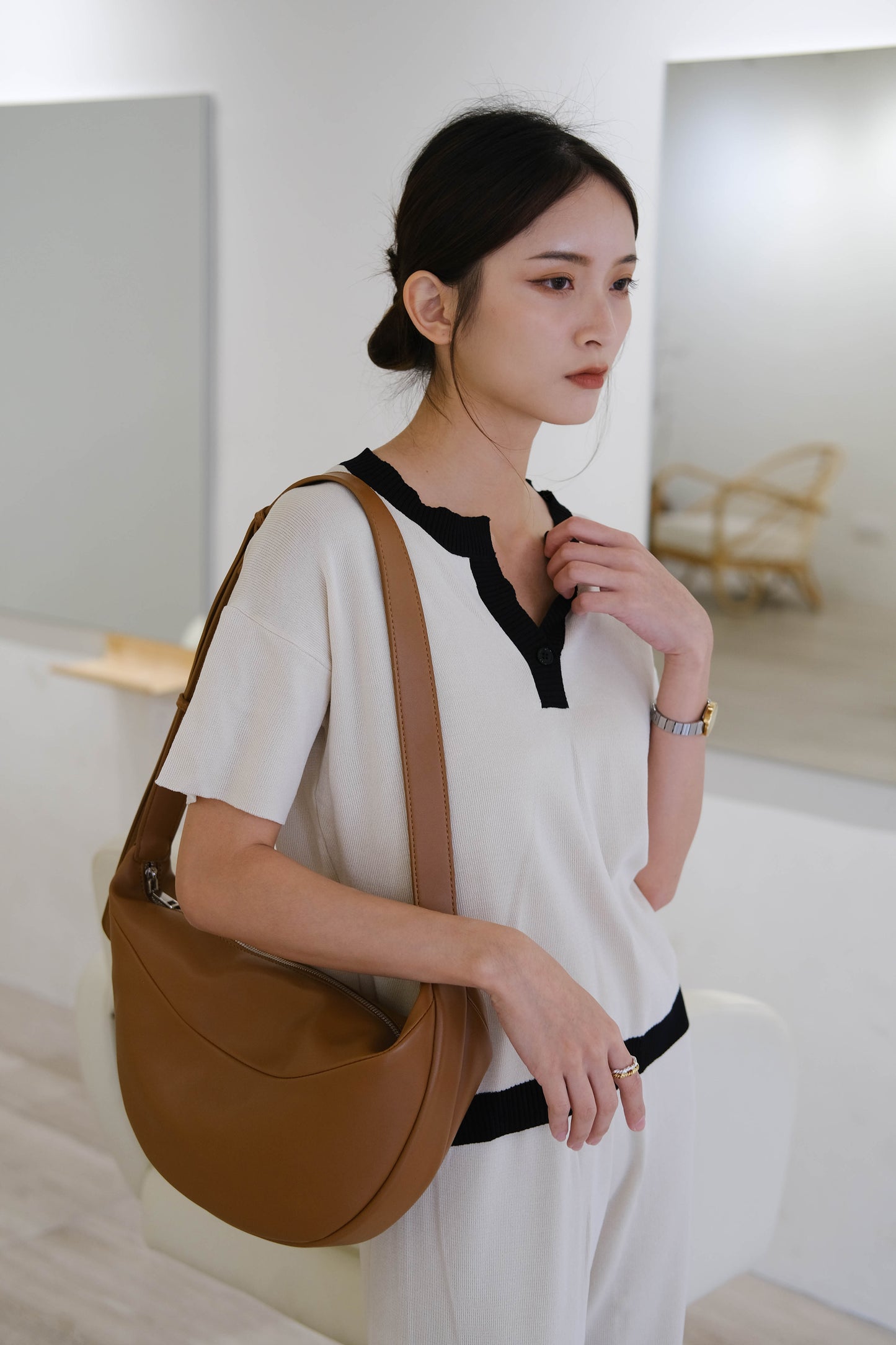 V short-sleeved sweater + high-waist wide-leg pants suit in almond