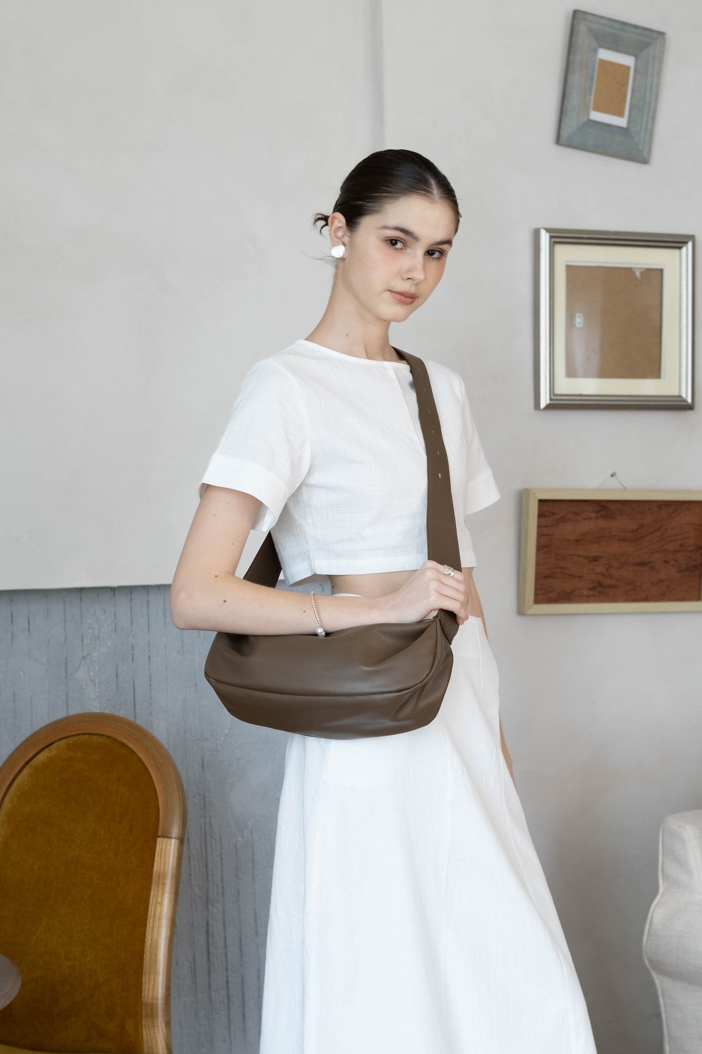 泥色 PU 軟式皮革枕頭包