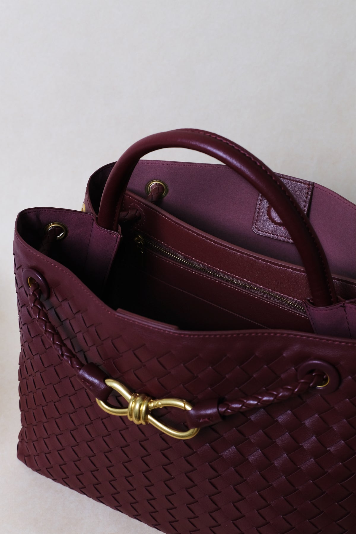 Large Artisan Grace Tote - Shinny Wine Red