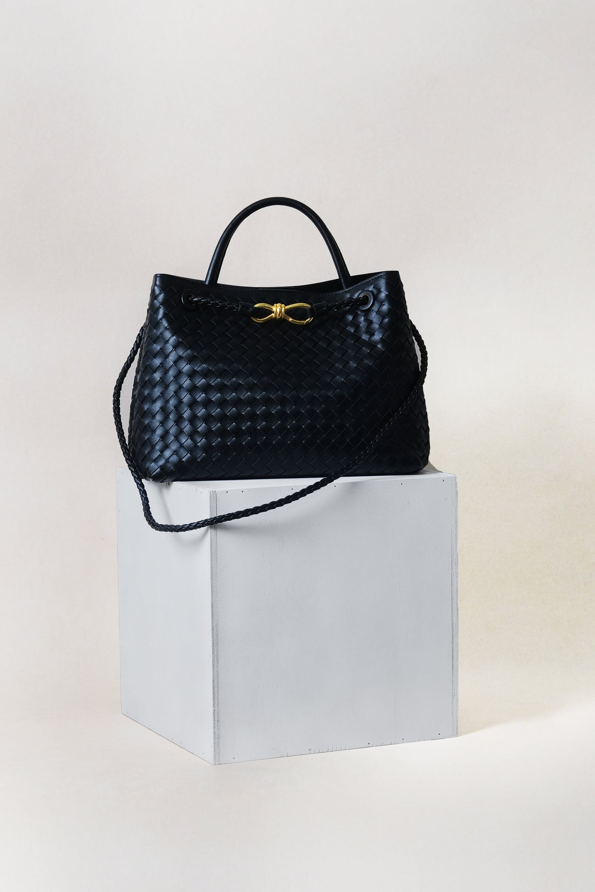 Large Artisan Grace Tote - Shinny Black