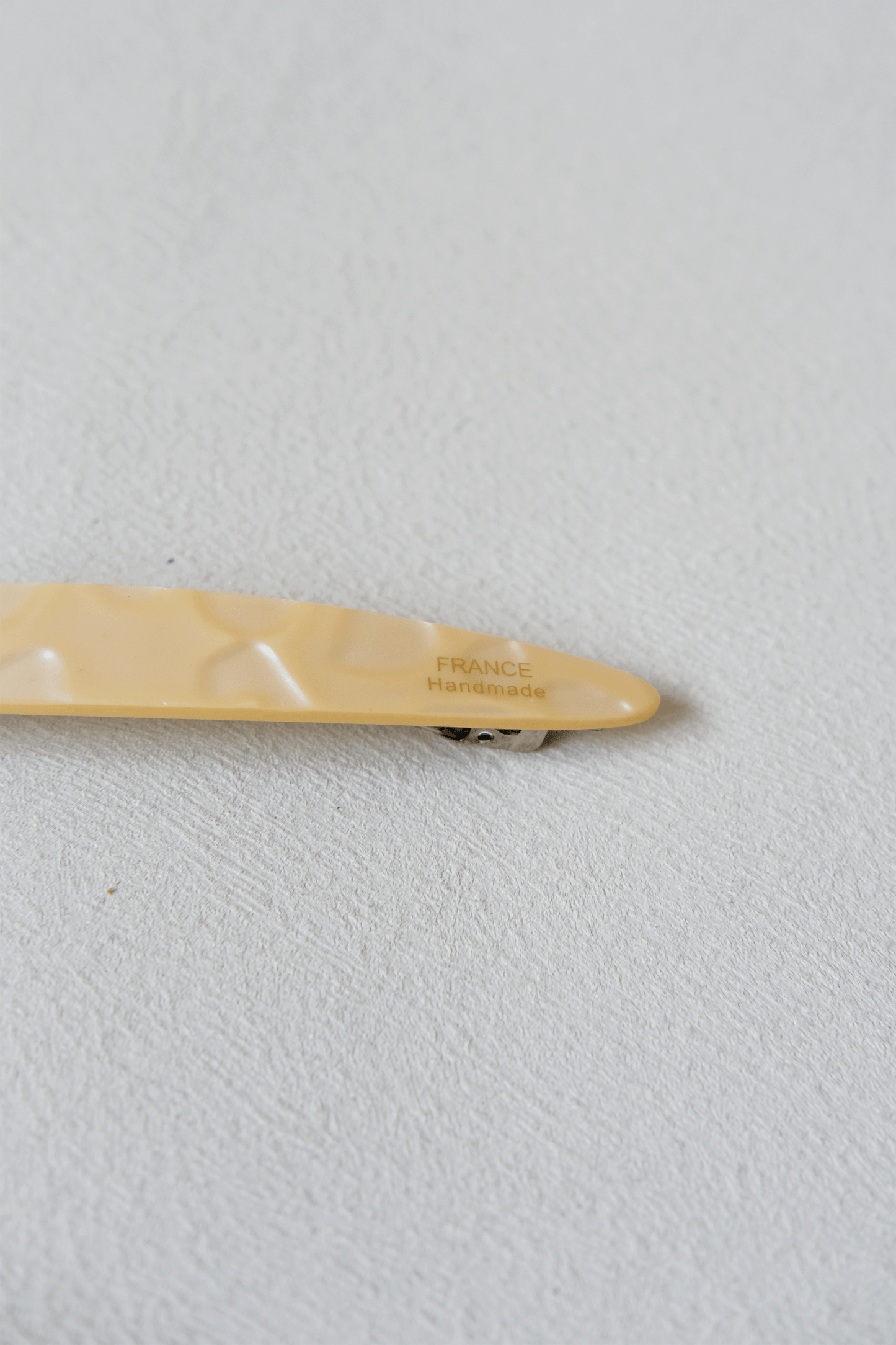 Oval Style Timeless Slim Barrette - Almond