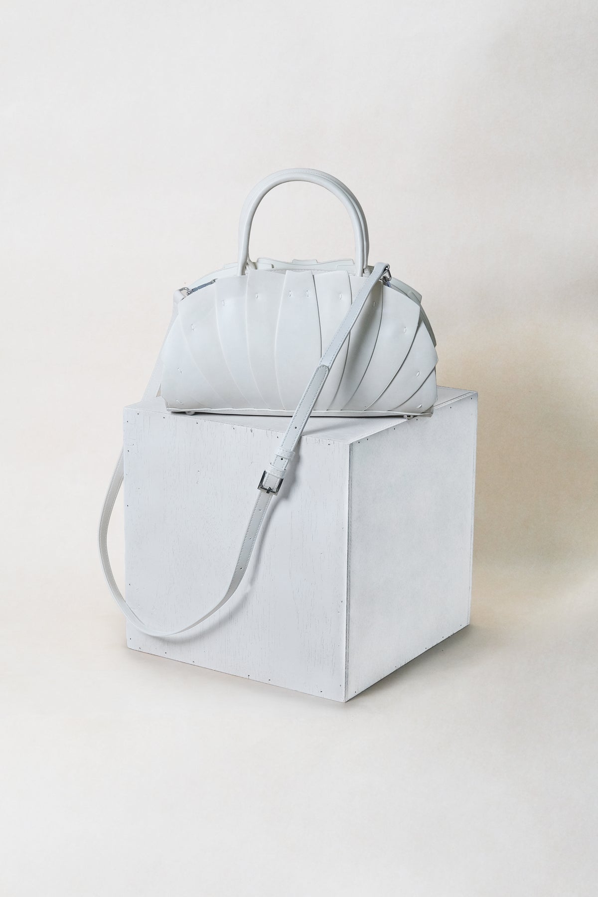 Artisan Lotus Grace Bag - White