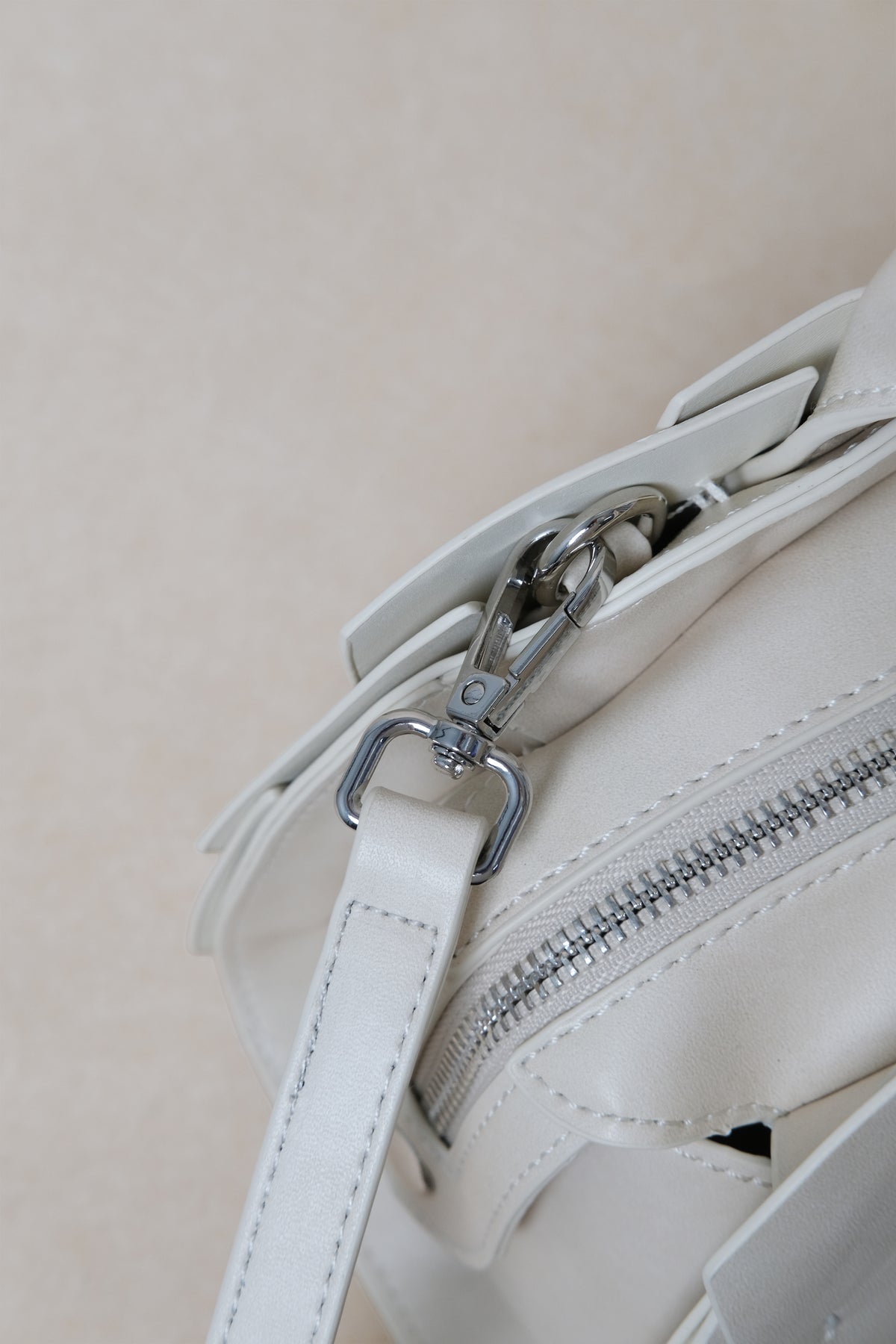 Artisan Lotus Grace Bag - White