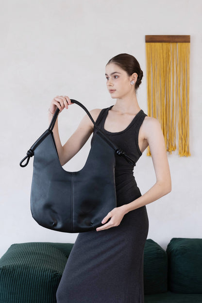 The Véra Essential - Classic Black
