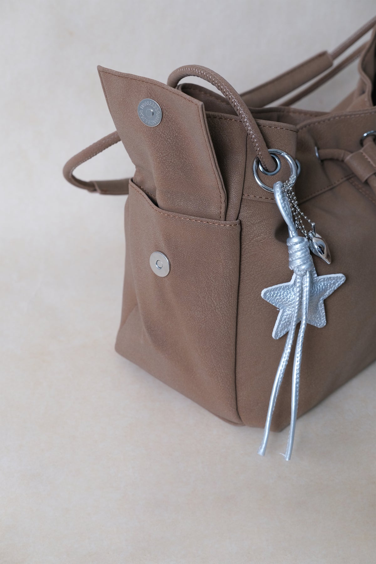 Medium Classic Daily Tote - Chestnut (With Charm)