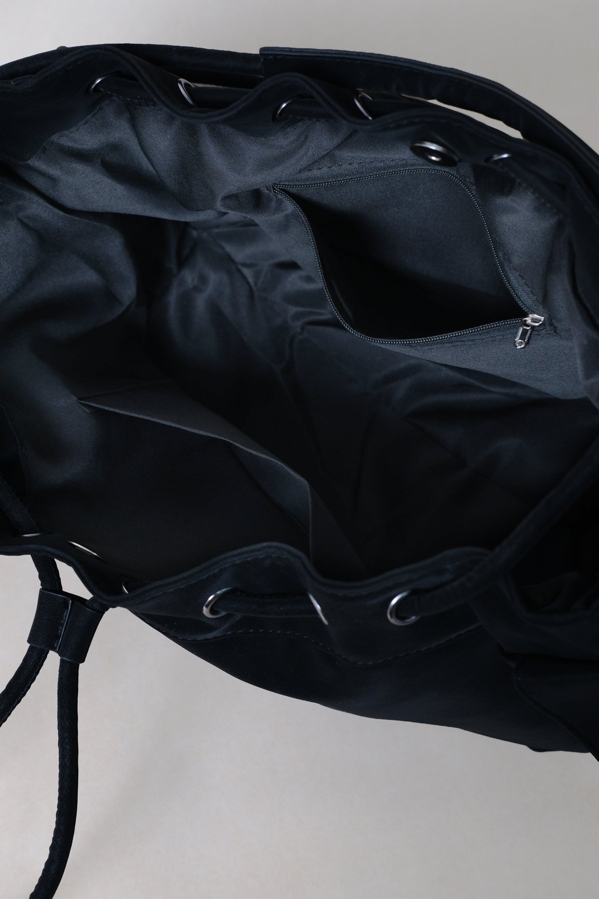 Medium Classic Daily Tote - Classic Black (With Charm)