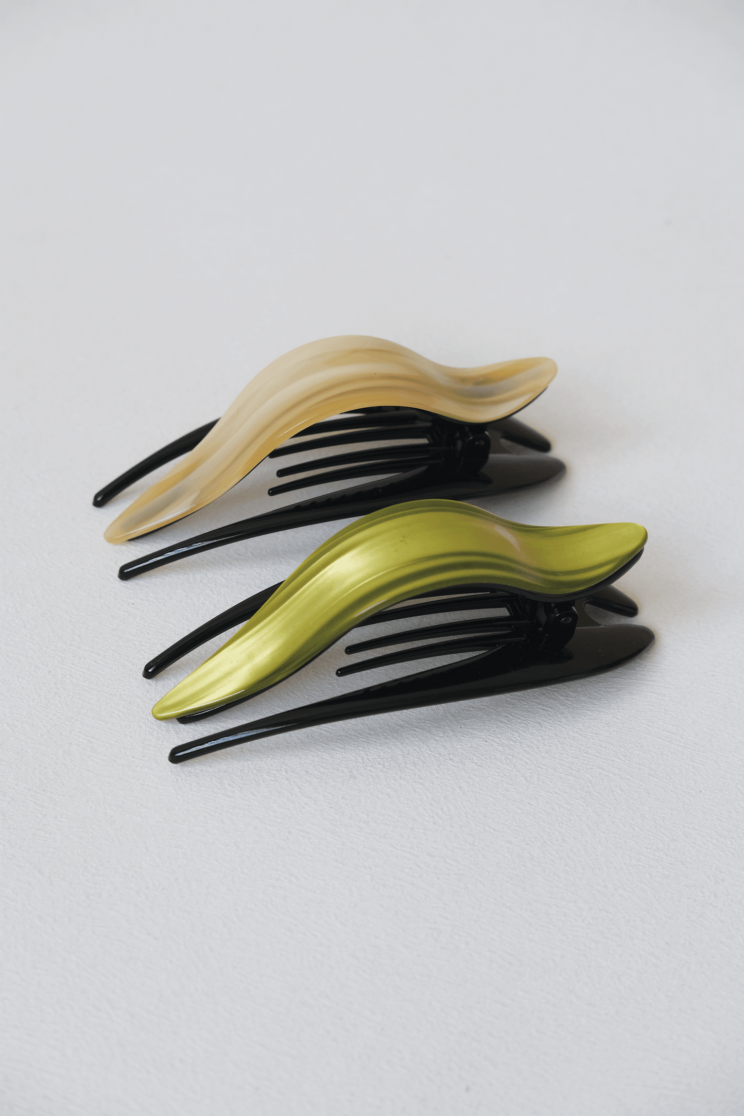 Aurora Acetate Hair Claw - Green