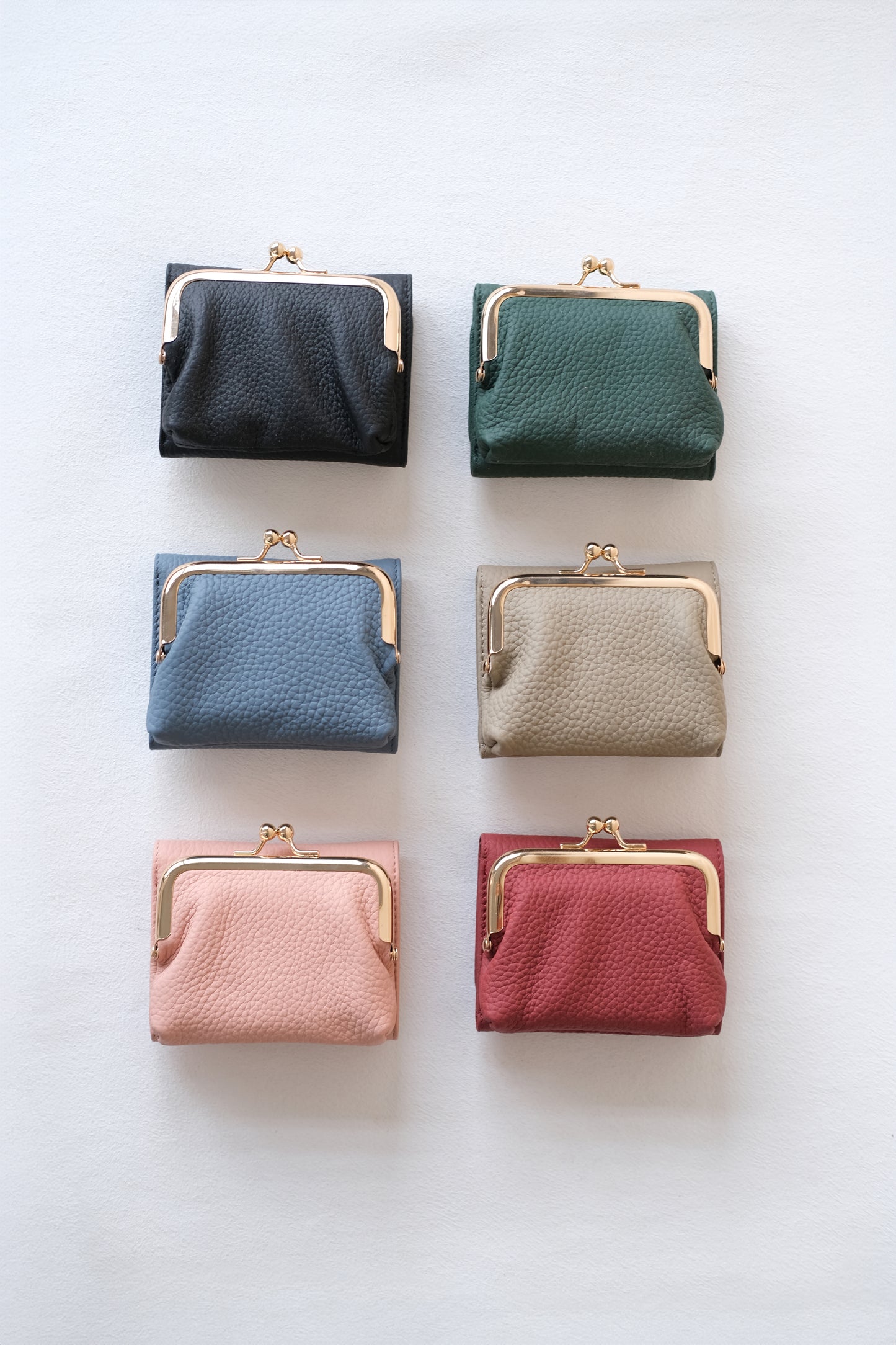 Signature Metal-Clasp Compact Wallet - Classic Black