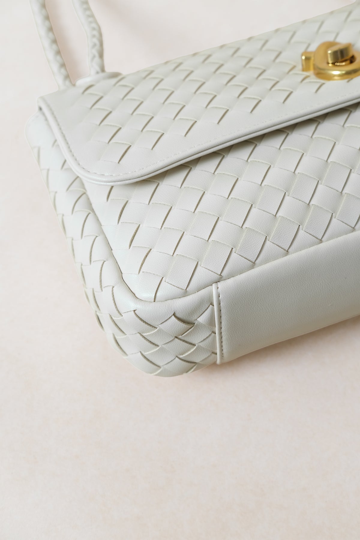 Artisan Linear Flap - Cream White