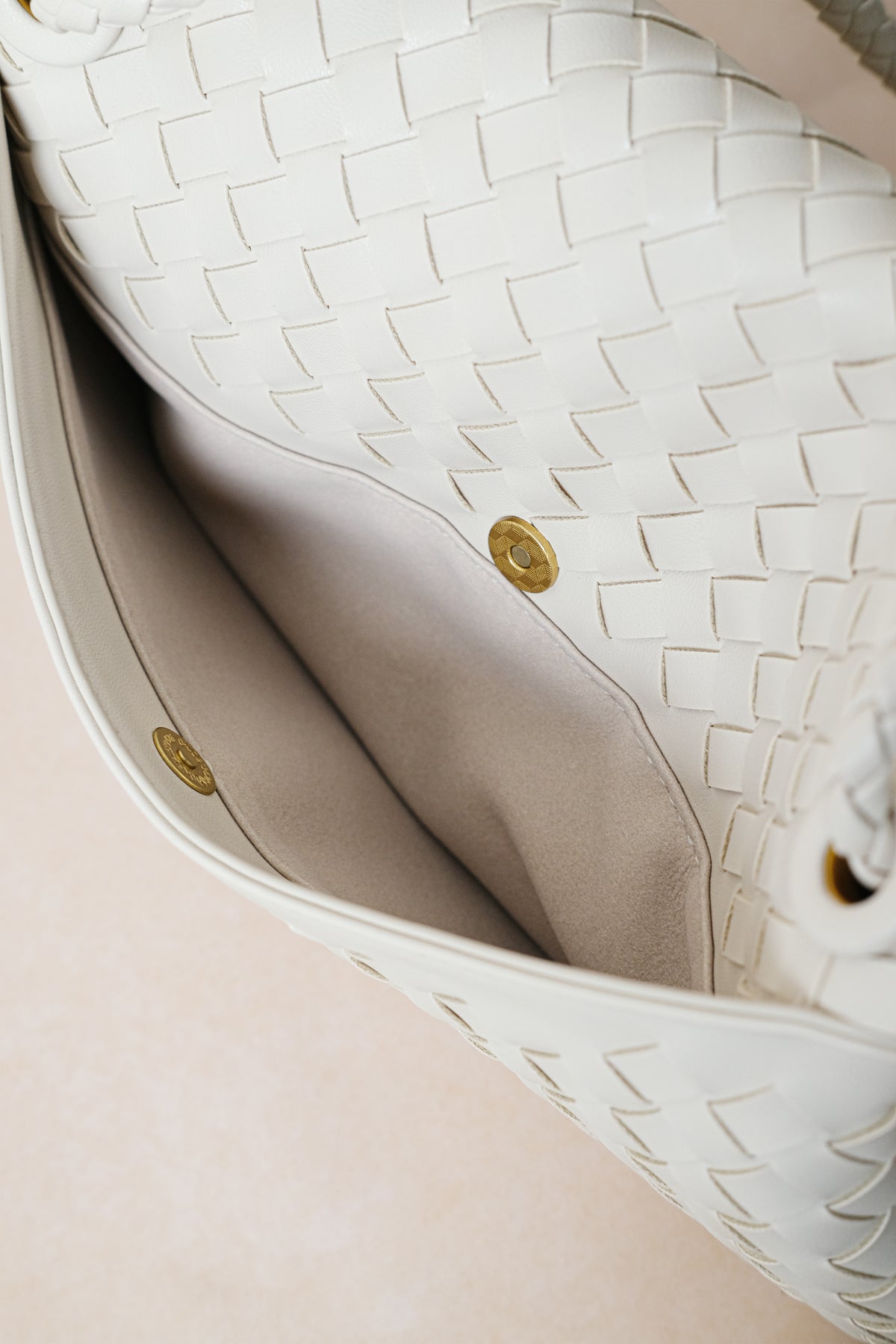 Artisan Linear Flap - Cream White