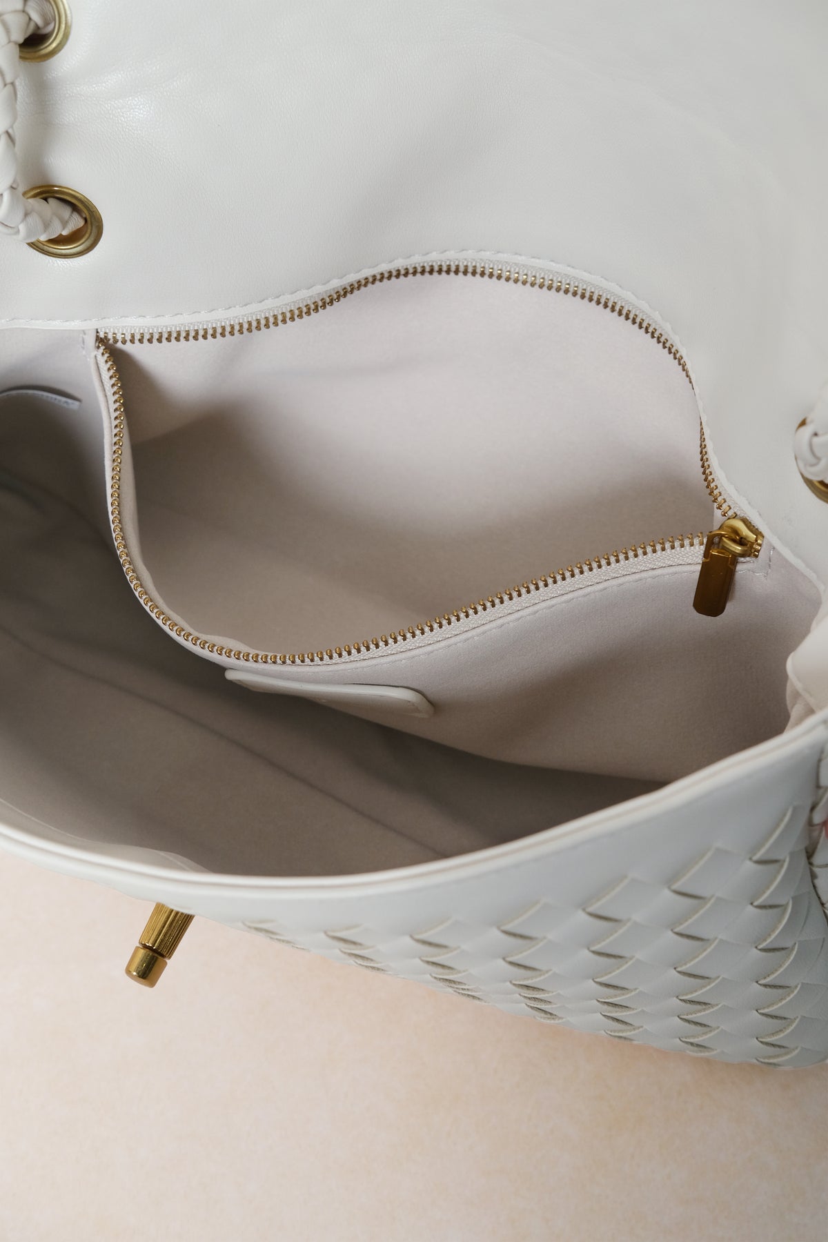 Artisan Linear Flap - Cream White