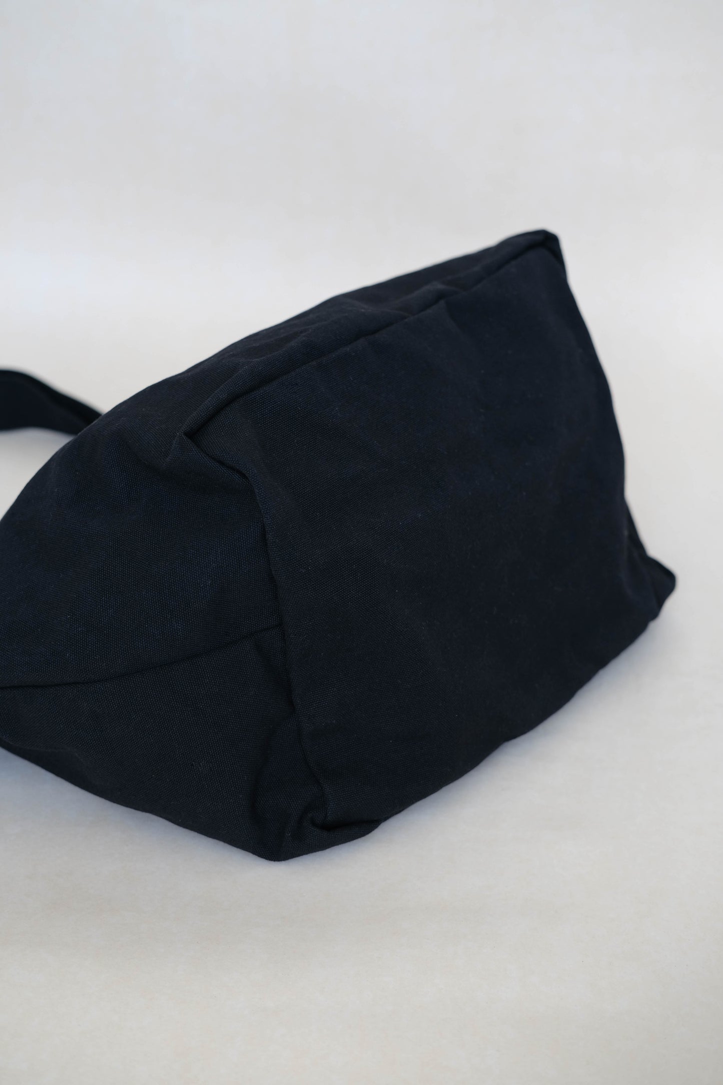 Tote Shoulder Bag in Solid Black