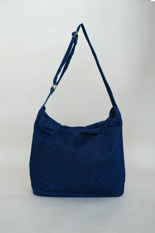 Simple canvas large capacity crossbody bag in denim blue