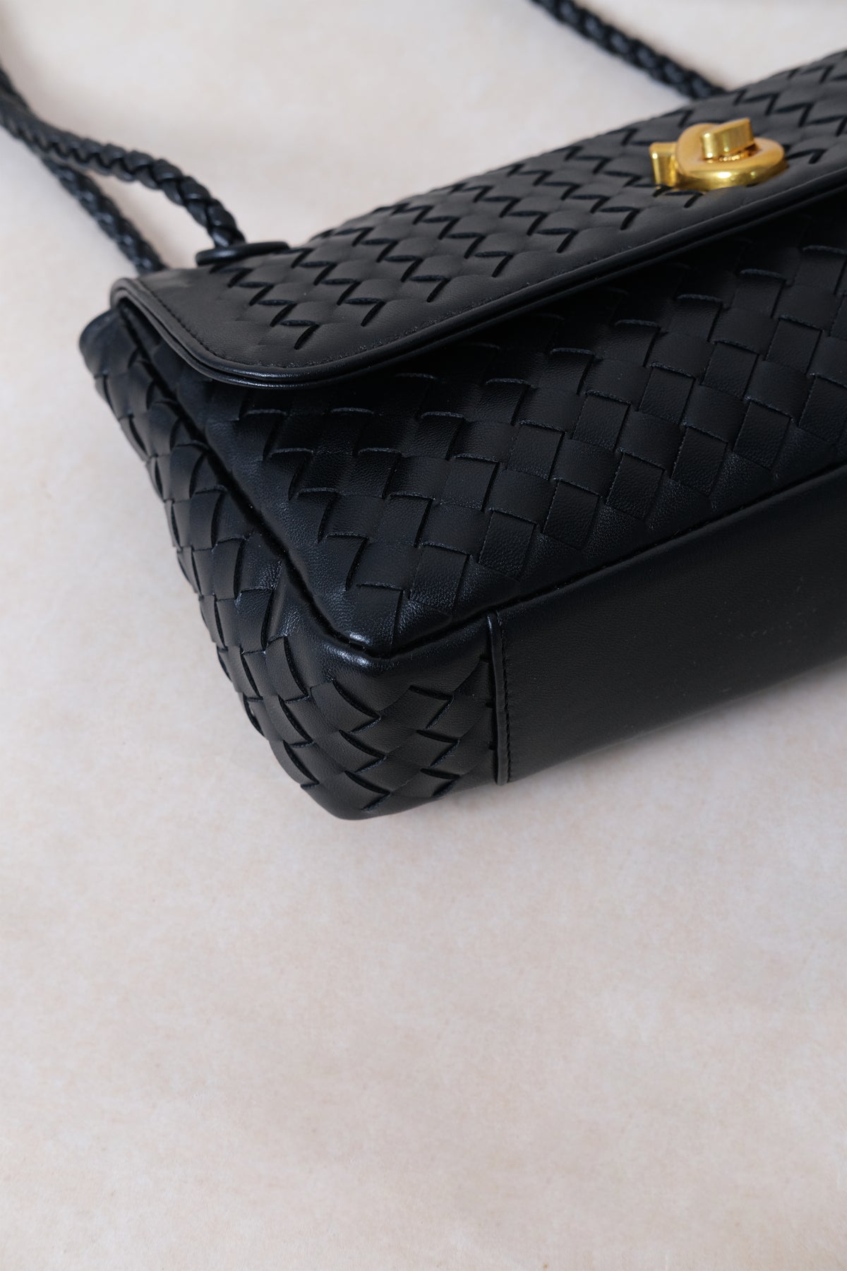 Artisan Linear Flap - Classic Black