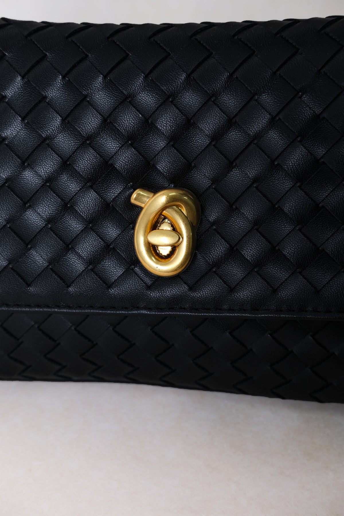 Artisan Linear Flap - Classic Black