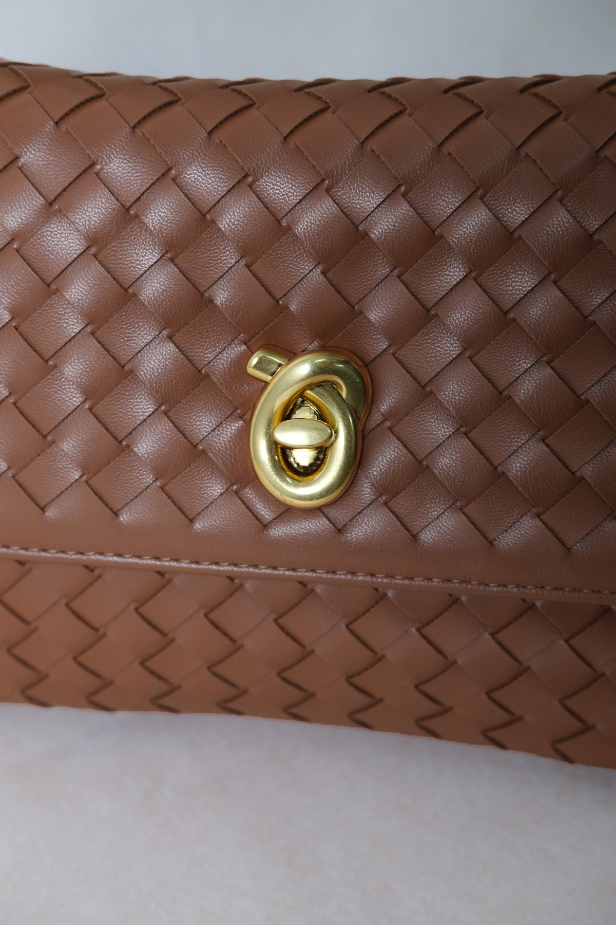 Artisan Linear Flap - Shinny Chestnut