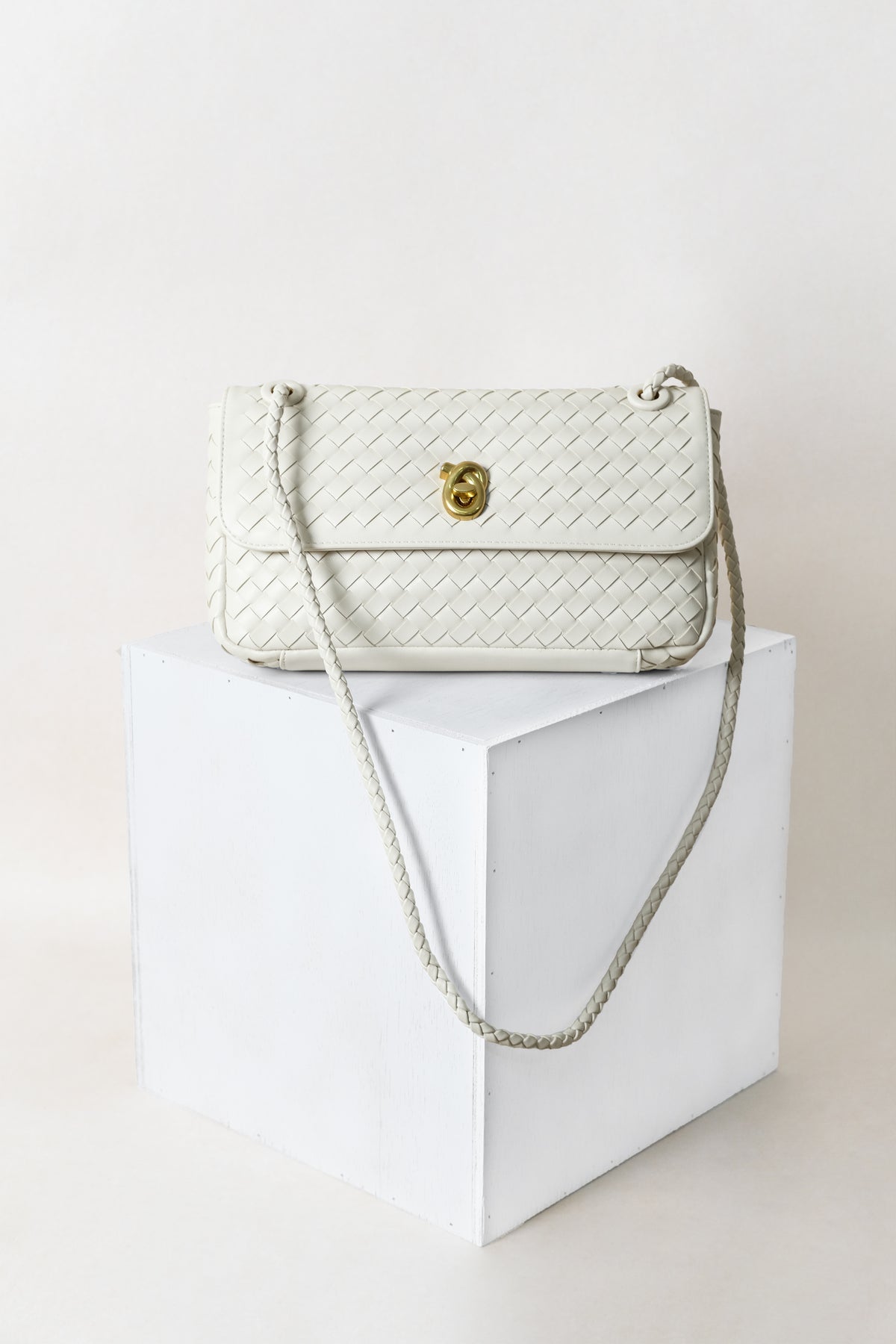 Artisan Linear Flap - Cream White