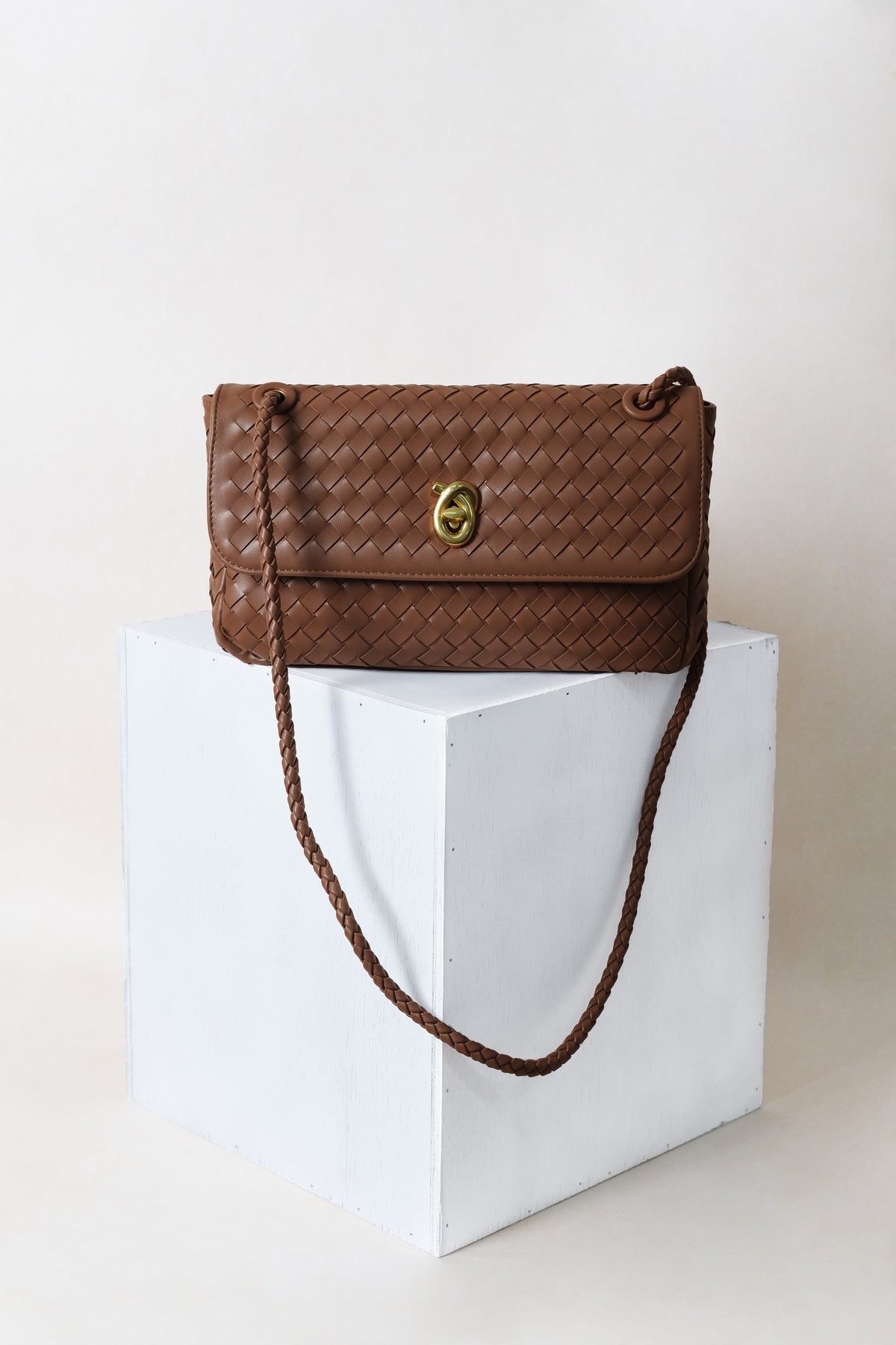 Artisan Linear Flap - Shinny Chestnut