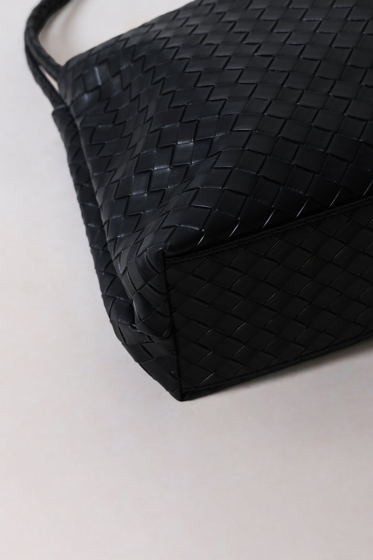 Artisan Élan Shoulder Bag - Classic Black