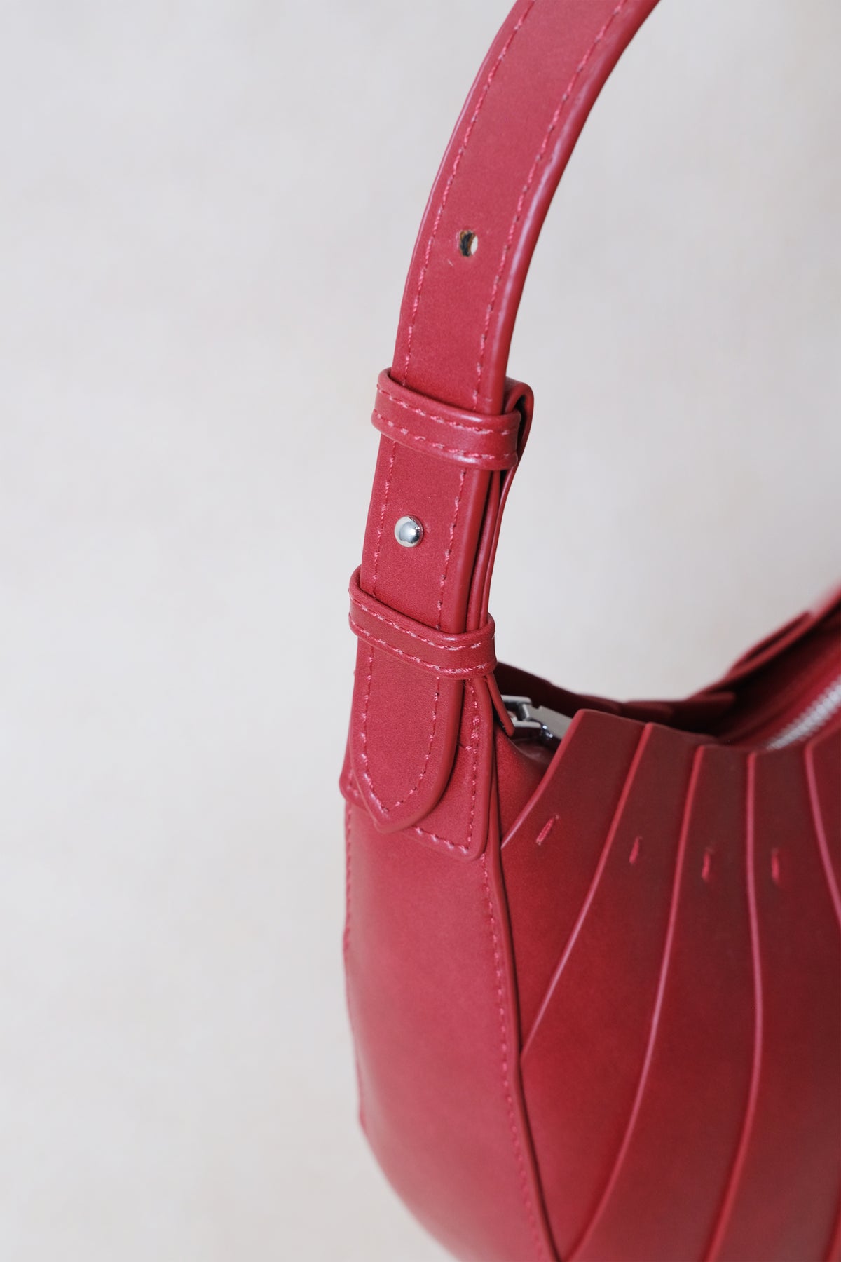 The Modena Slouch - Red