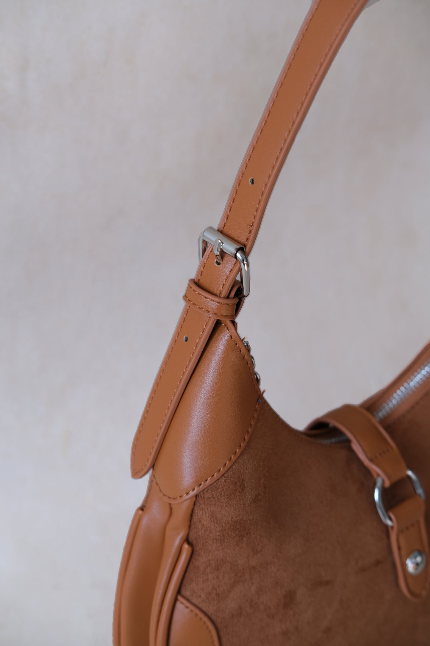 Classic Velvet Saddle Handbag - Chestnut