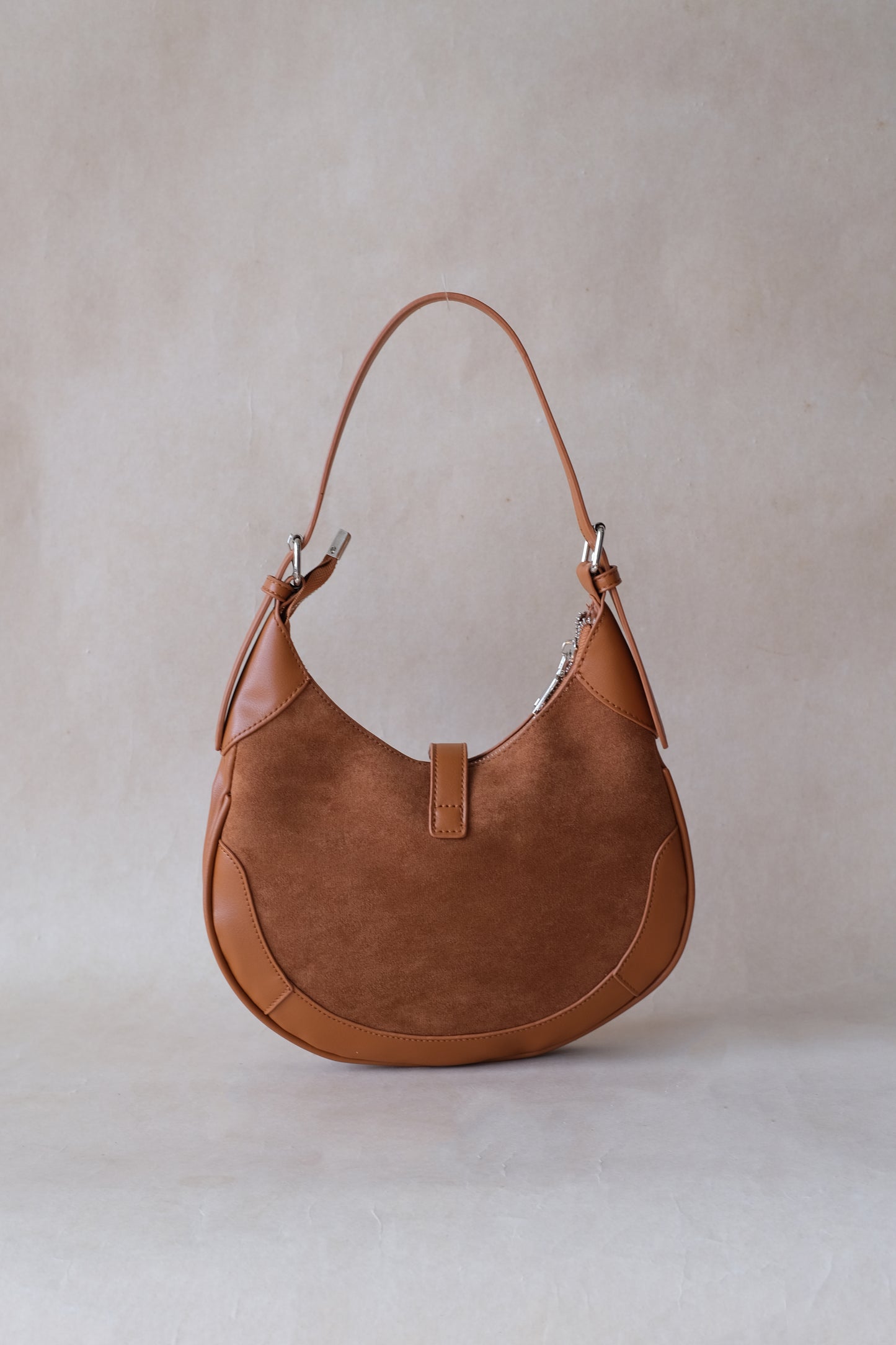 Classic Velvet Saddle Handbag - Chestnut