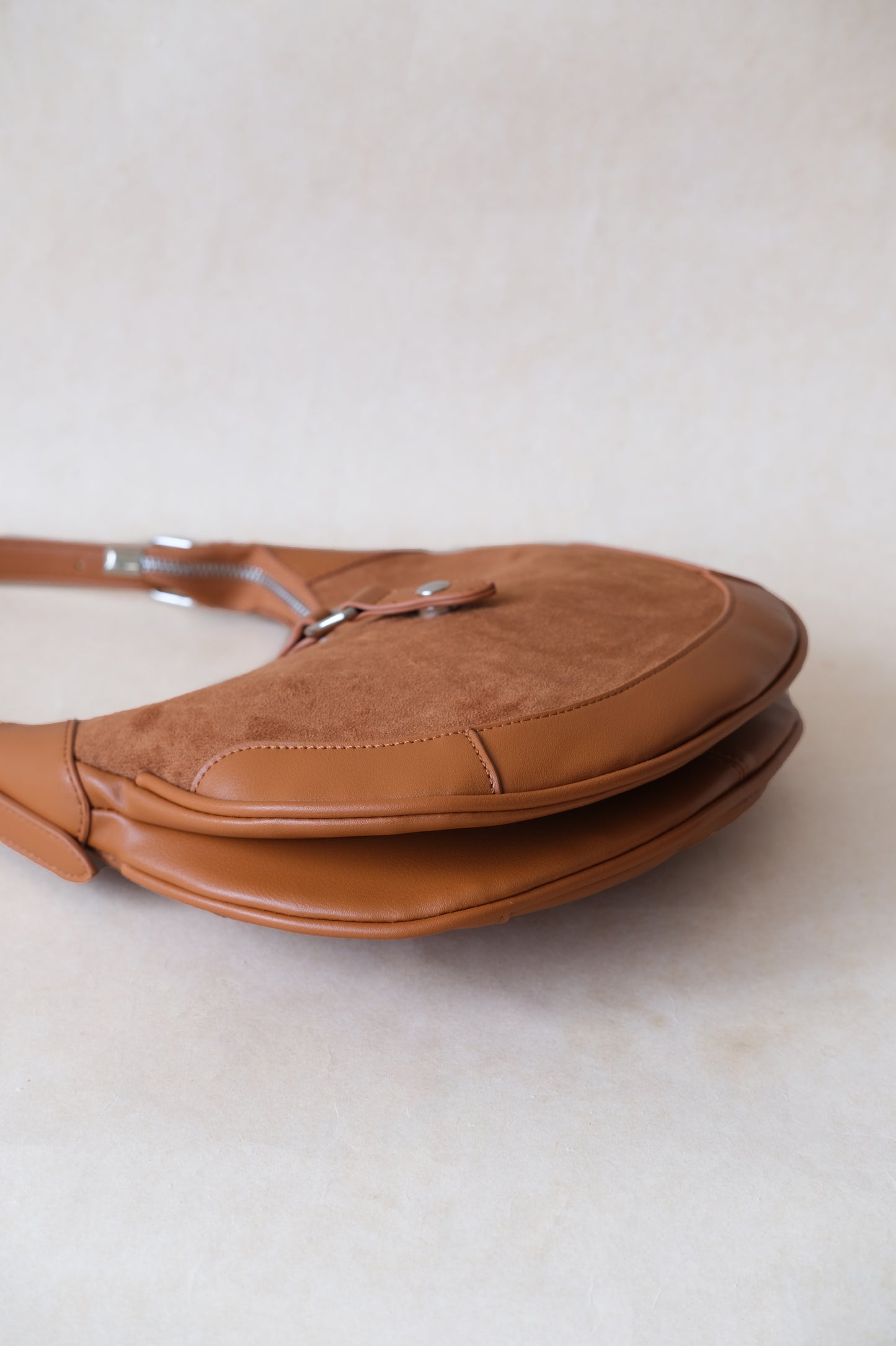 Classic Velvet Saddle Handbag - Chestnut