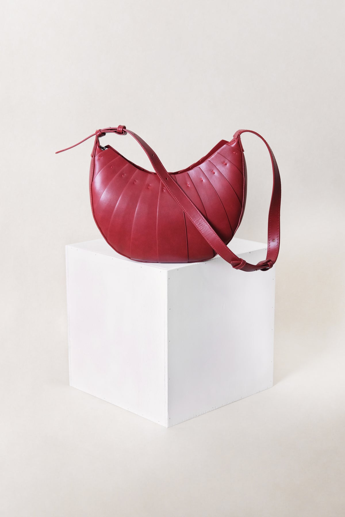 The Modena Slouch - Red