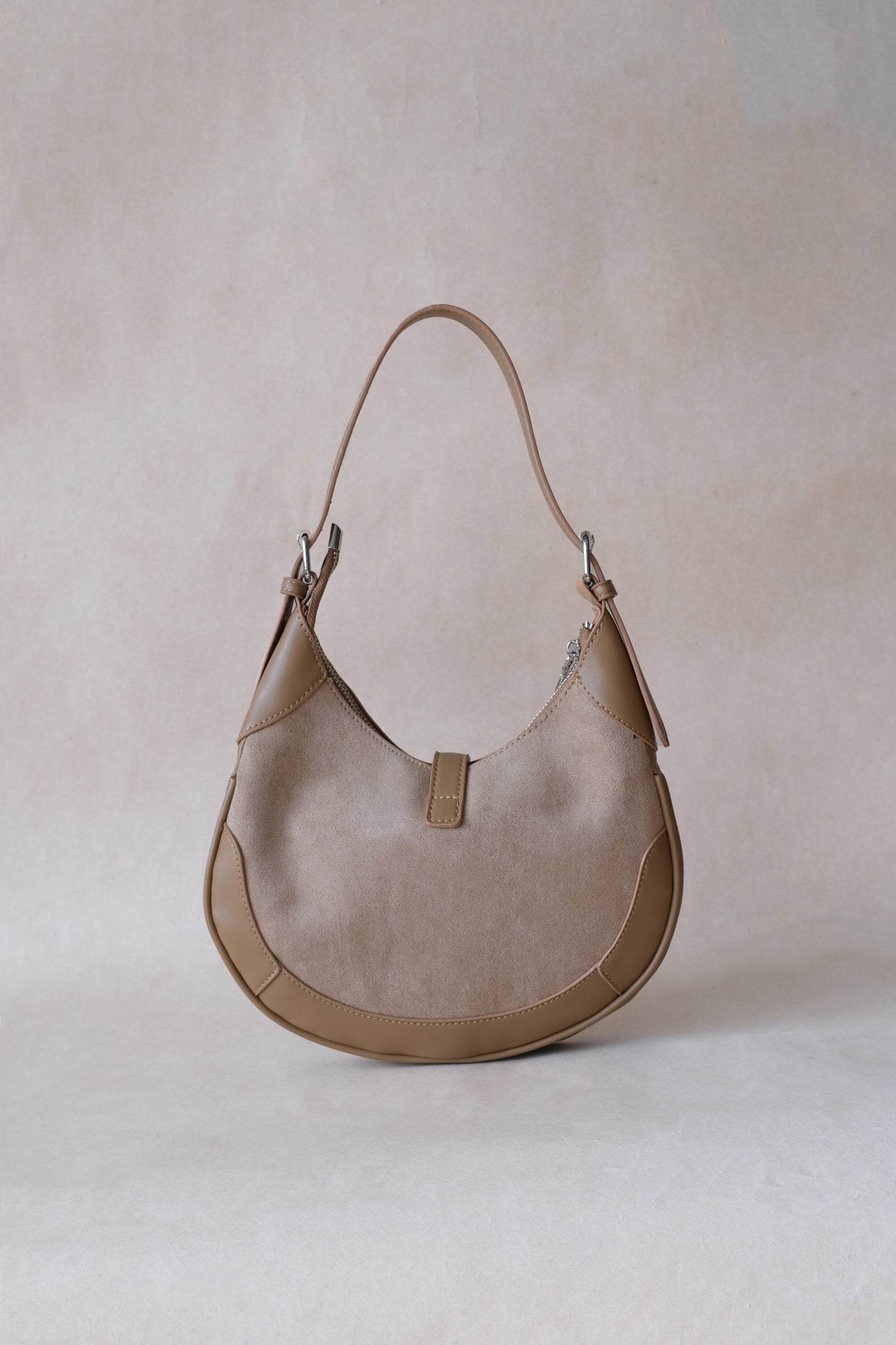Classic Velvet Saddle Handbag - Khaki