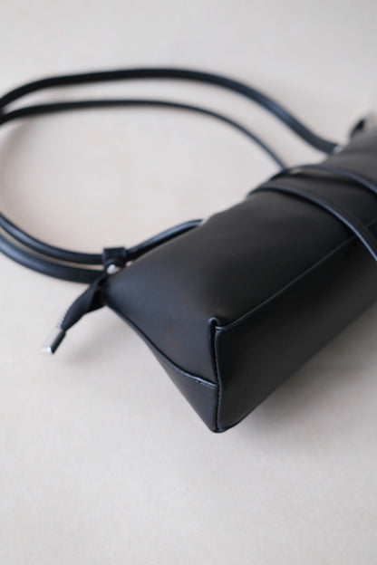 The Élise Baguette - Classic Black