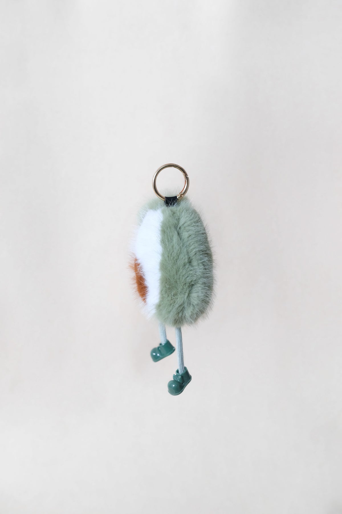 Avocado Puff With Leg