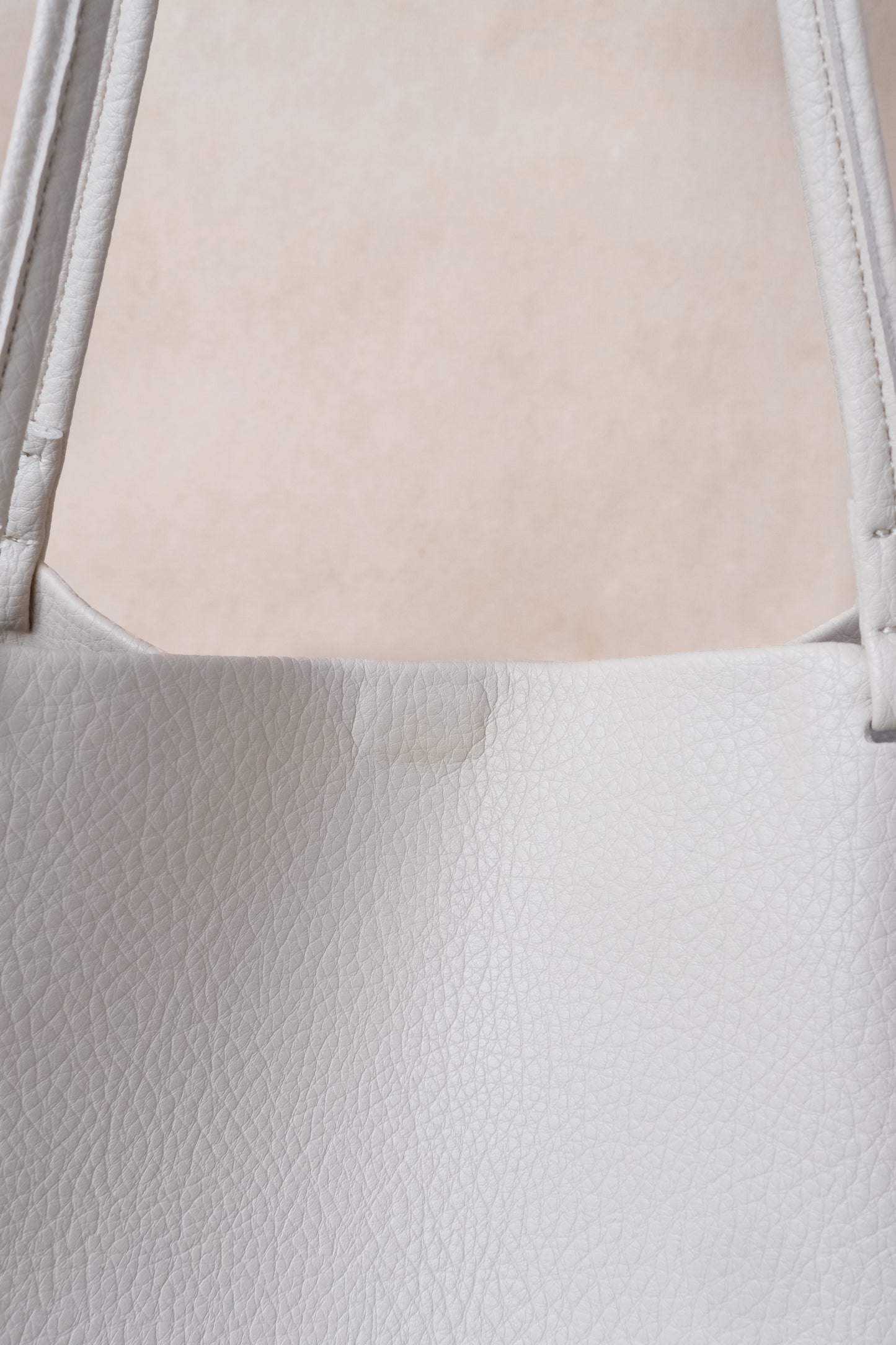Ara Luxe Shoulder Tote - White