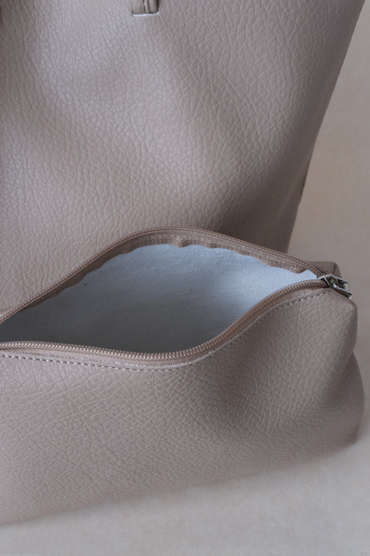 Ara Luxe Shoulder Tote - Khaki