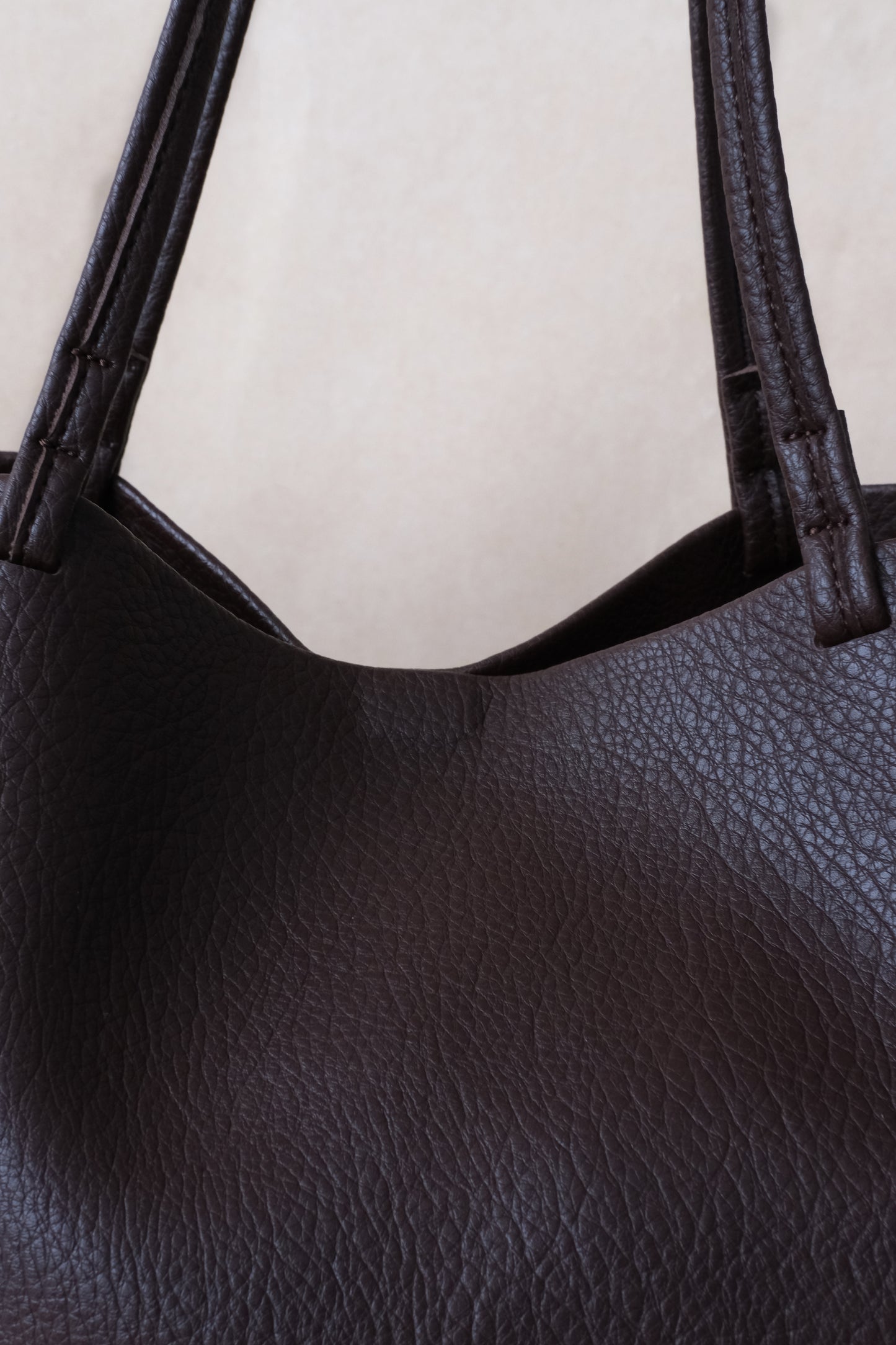 Ara Luxe Shoulder Tote - Coffee