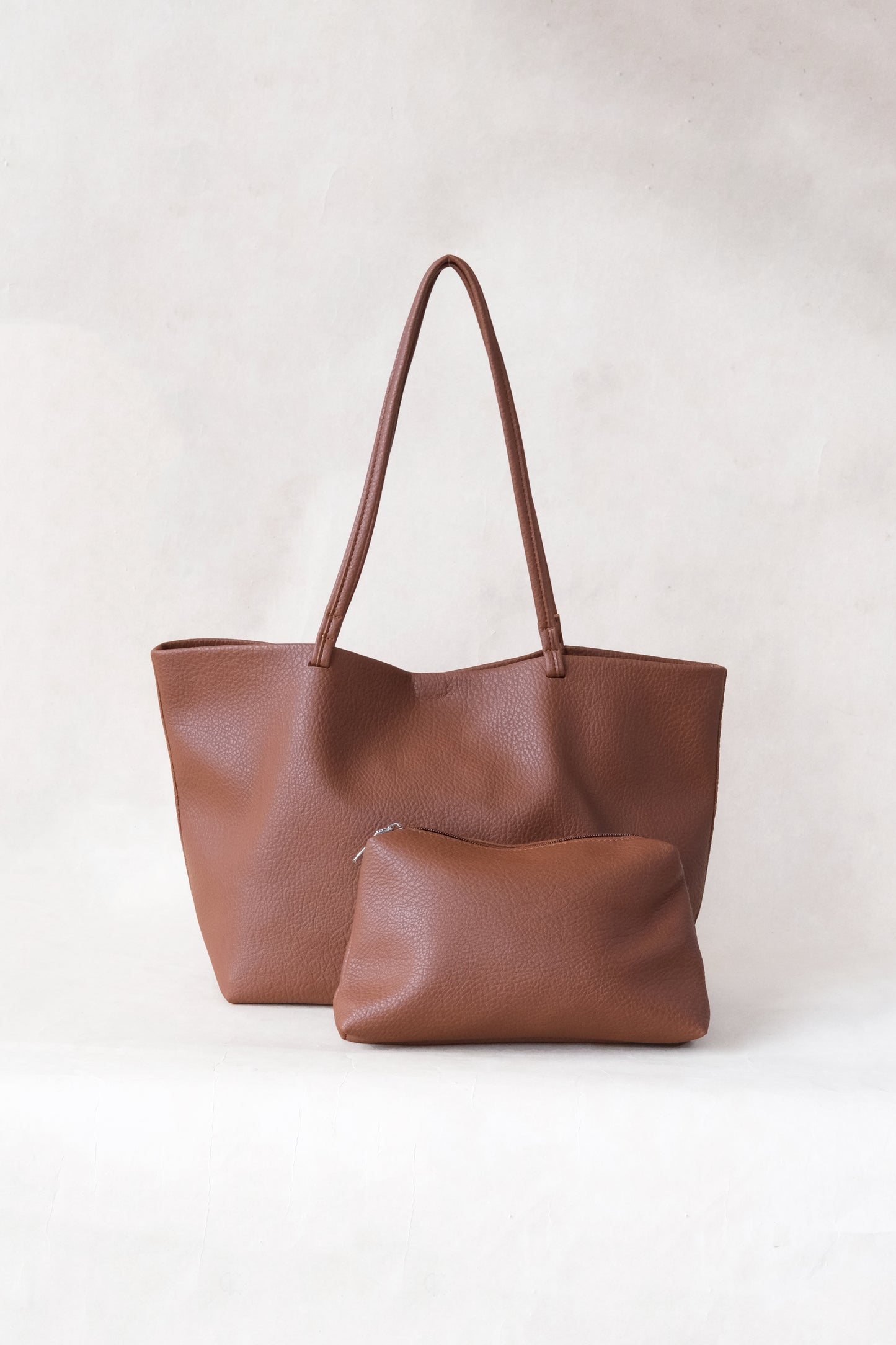 Ara Luxe Shoulder Tote - Chestnut