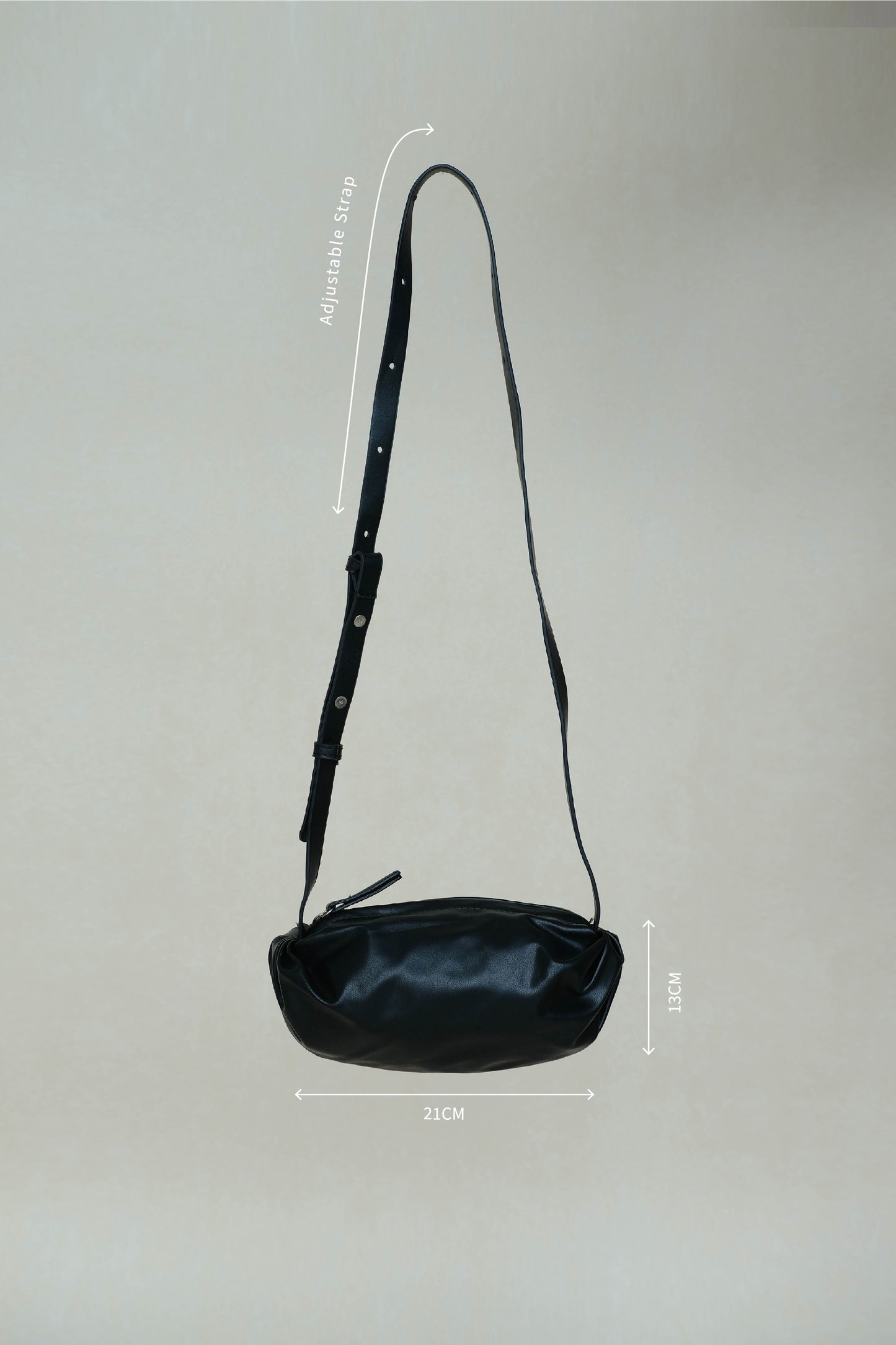 Half-moon Dumpling Bag in Classic black