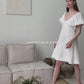 乳白色法式棉亞麻泡泡袖 V 領繫帶連身裙