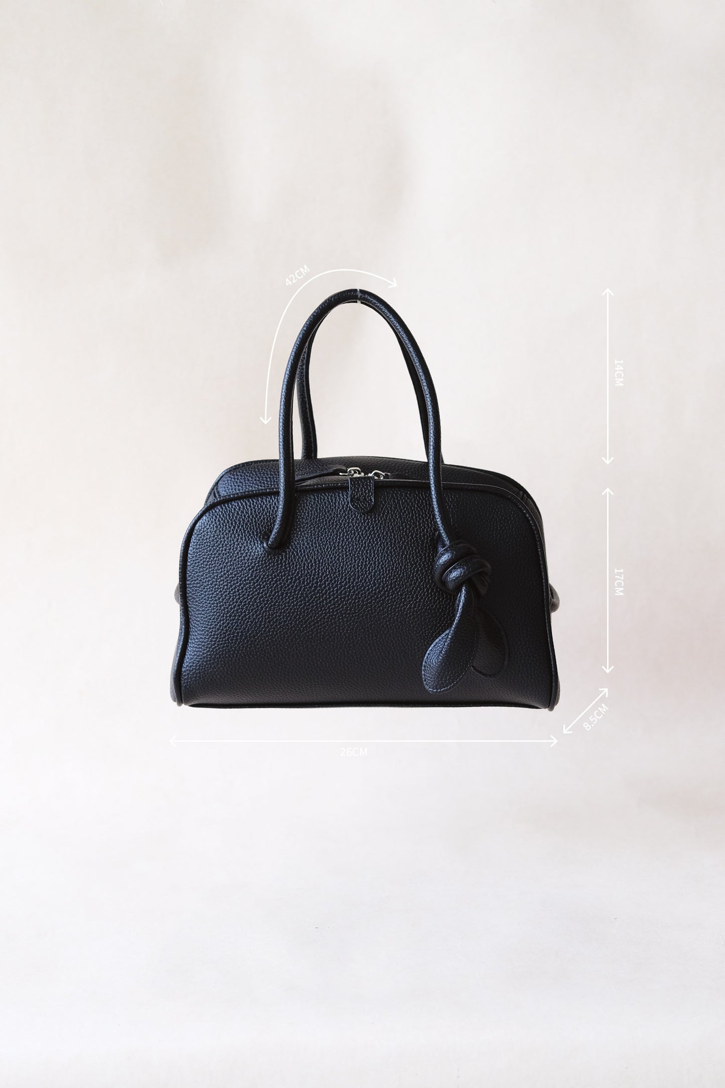 The Léonie Boston Bag - Classic Black