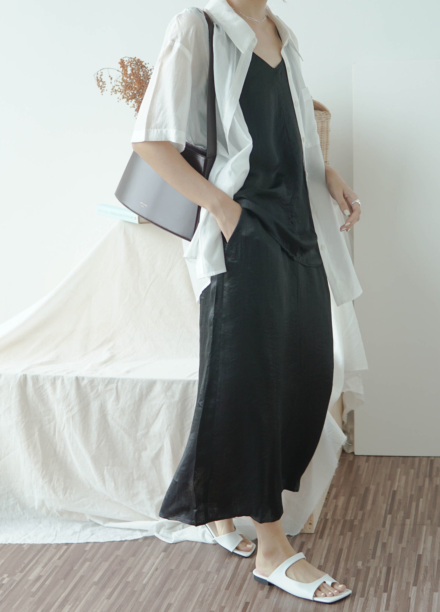 High-waist thin solid color skirt A-line skirt in classic black