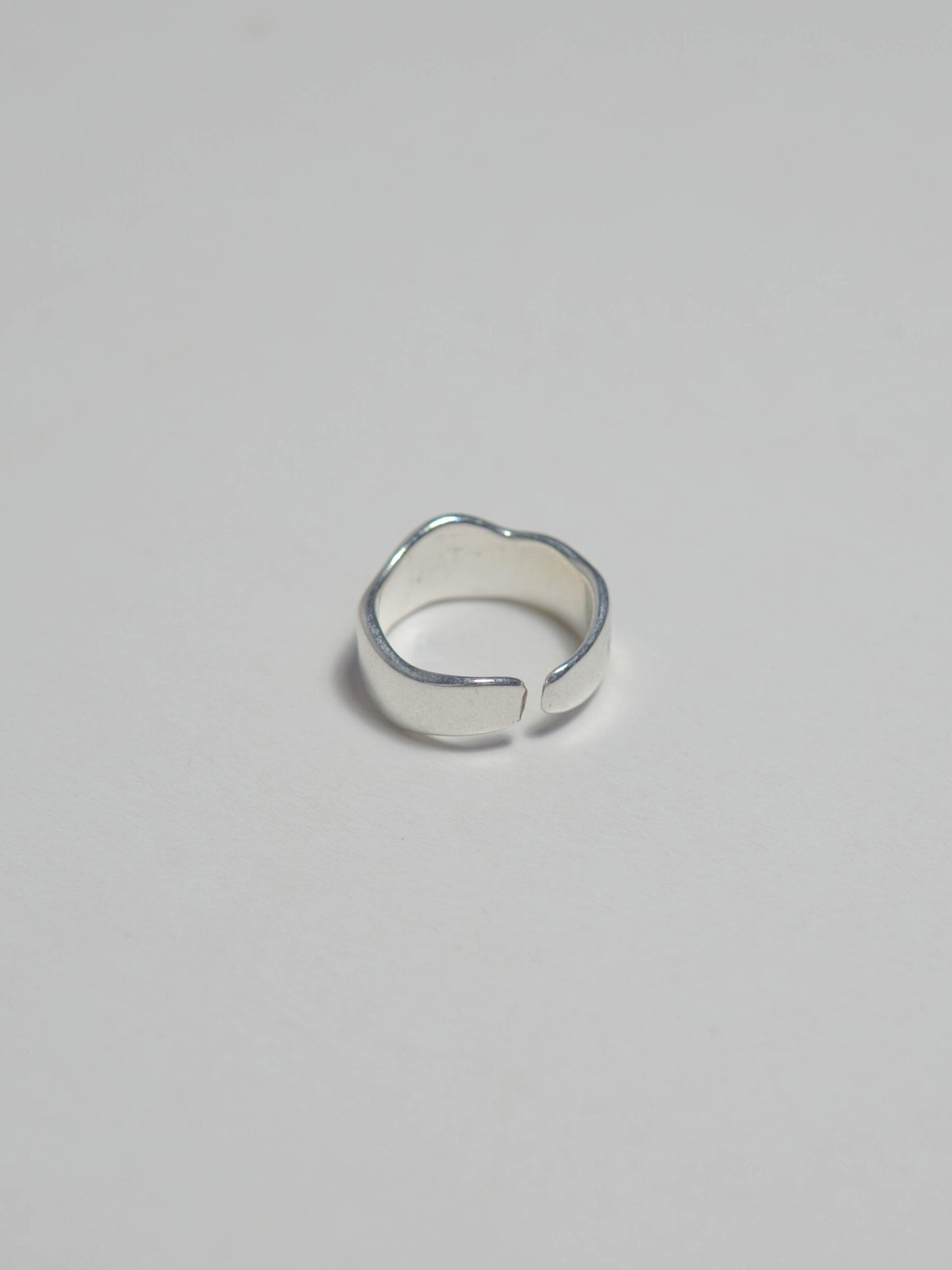 Irregular thin ring