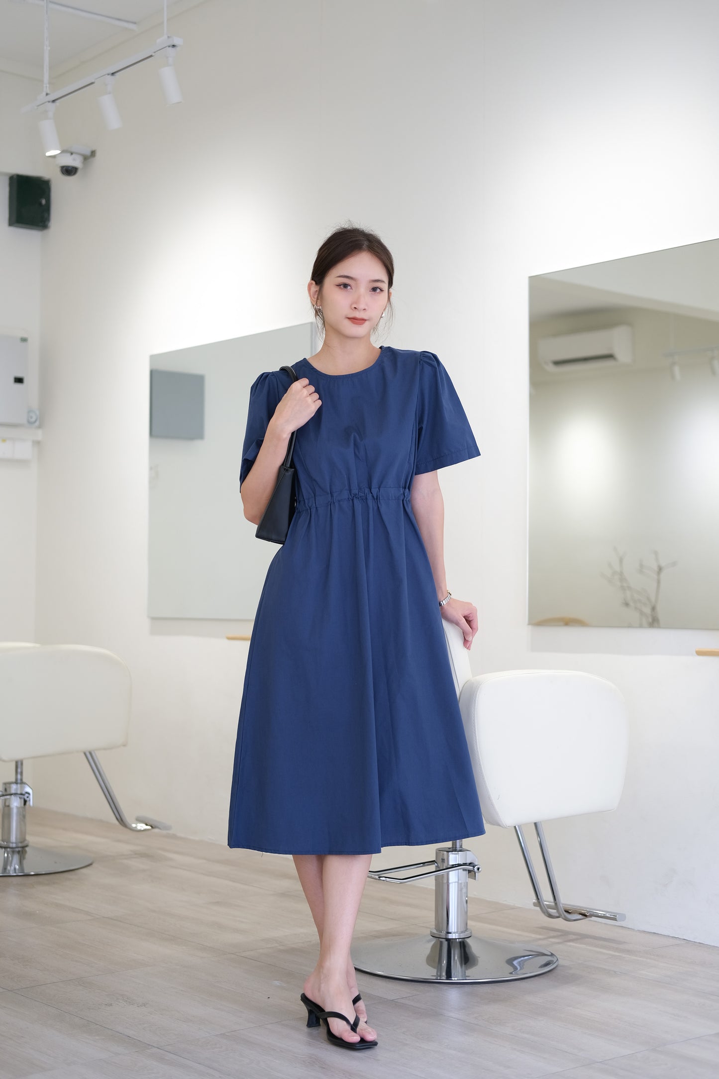 Round neck backless short sleeve A-line dress in dark blue