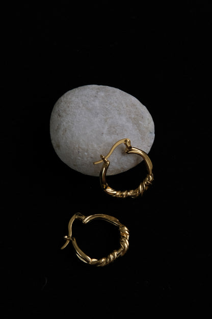 French Style Knotted Earrings in Gold Vermeil