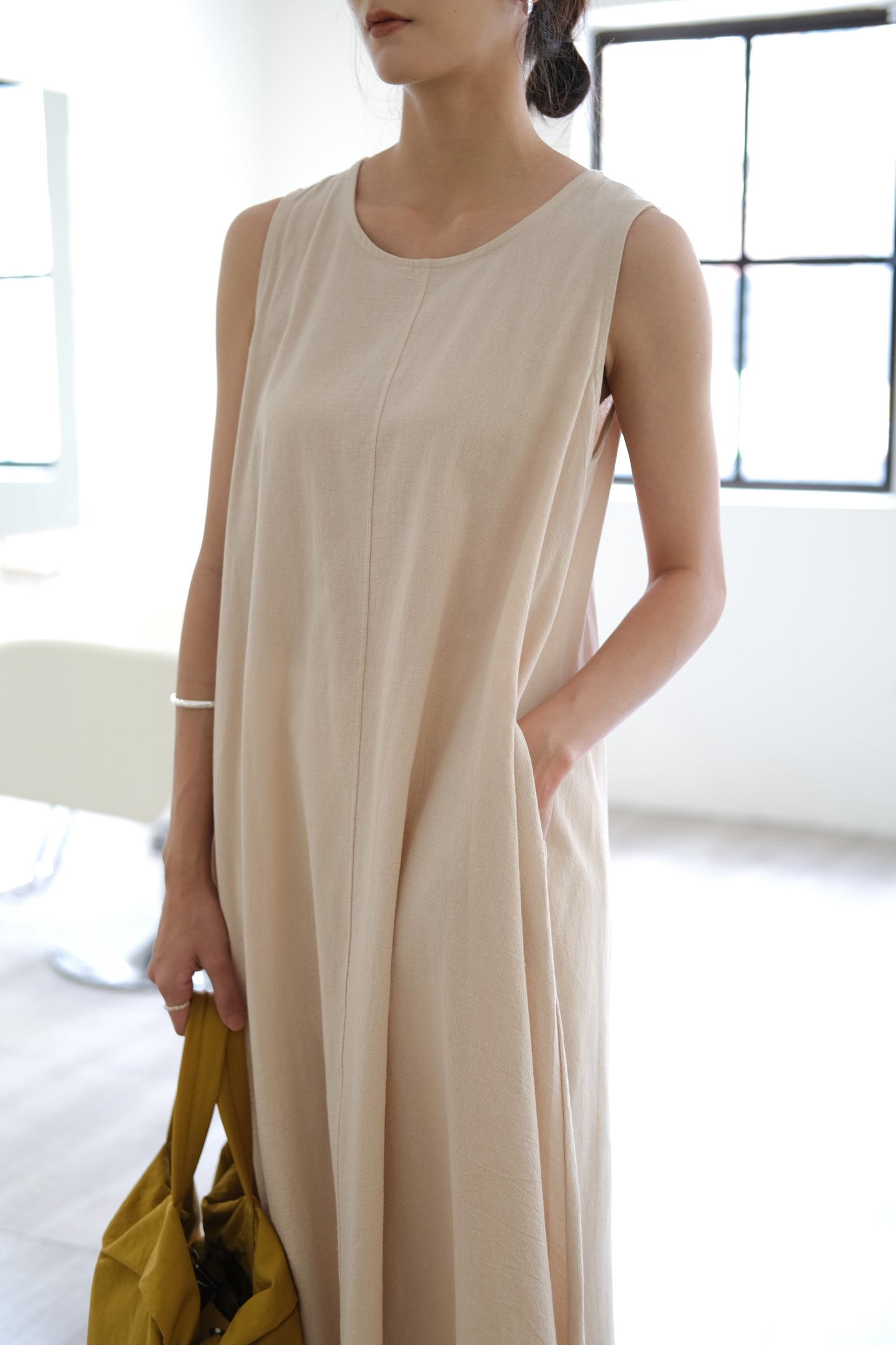 Sleeveless cotton and linen dress in khaki
