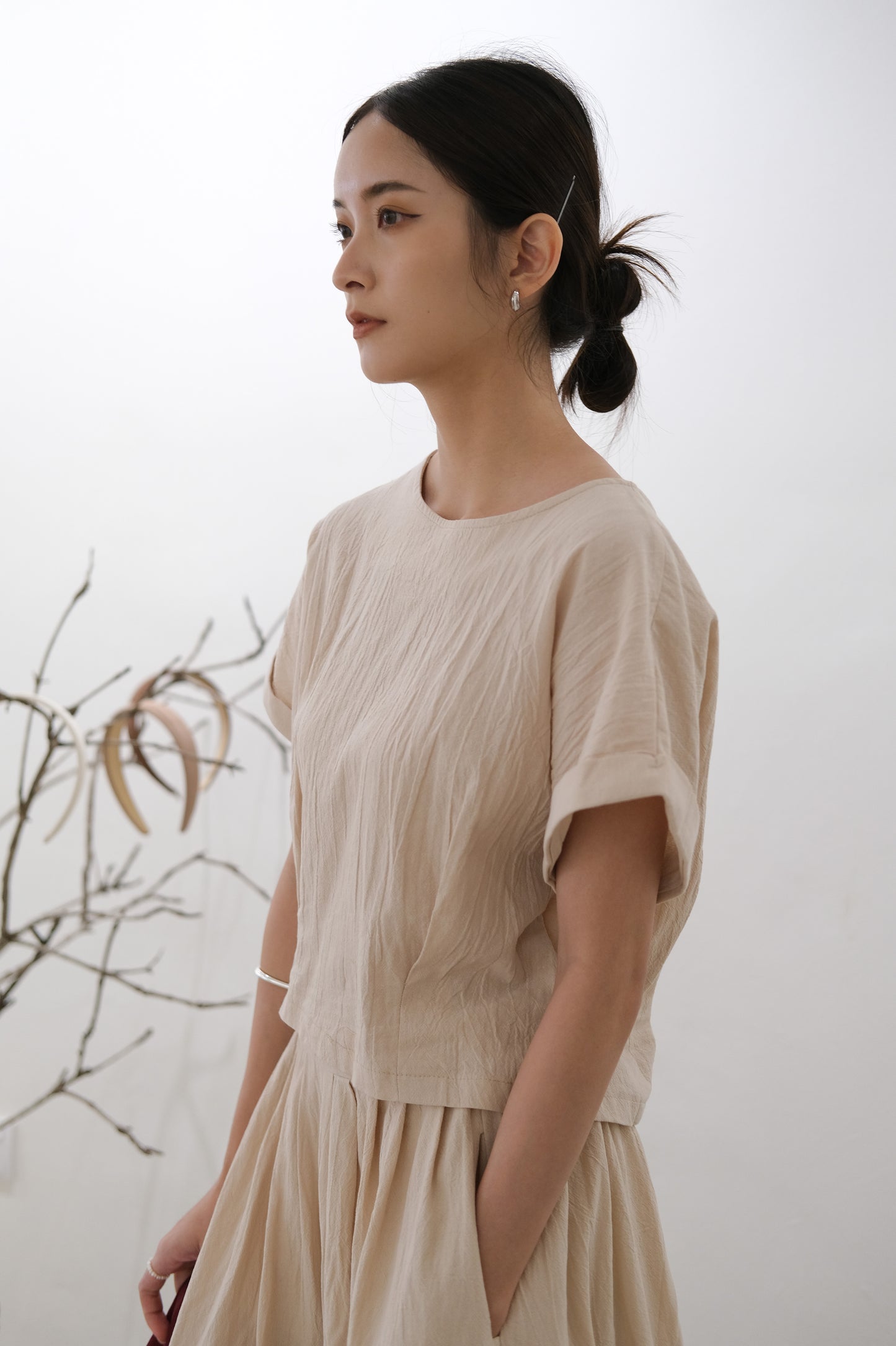 Cotton and linen short-sleeved T-shirt + wide-leg pants in almond