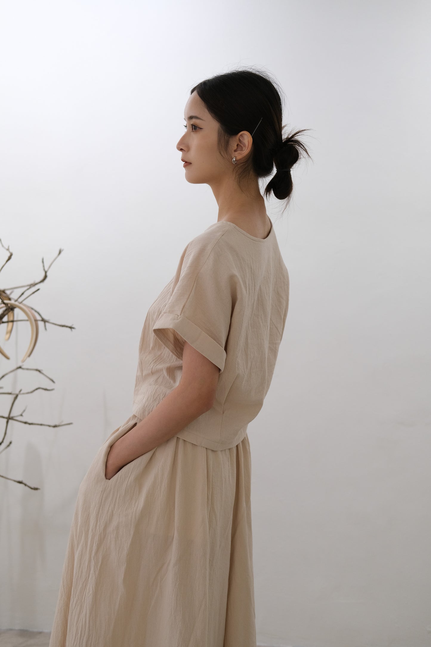 Cotton and linen short-sleeved T-shirt + wide-leg pants in almond